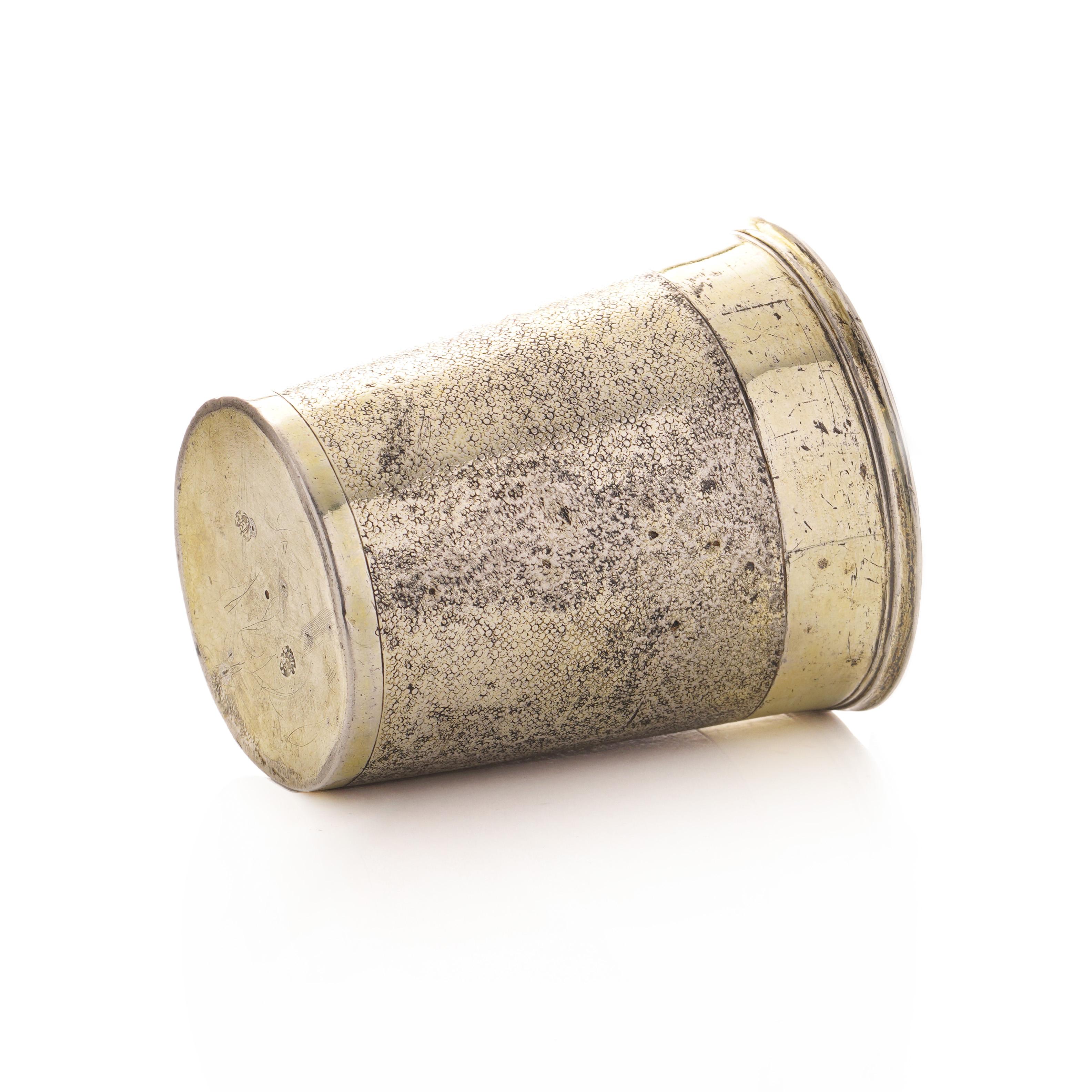 Antique Hanau 800. silver gilt beaker.
Tested positive for 800. silver. 

Made in Germany, Circa 1850- 1900s 

Dimensions:
Diameter x weight: 7.2 x 8.3 cm 
Weight: 114.3 grams

Condition: Age-related wear and tear, good condition overall.