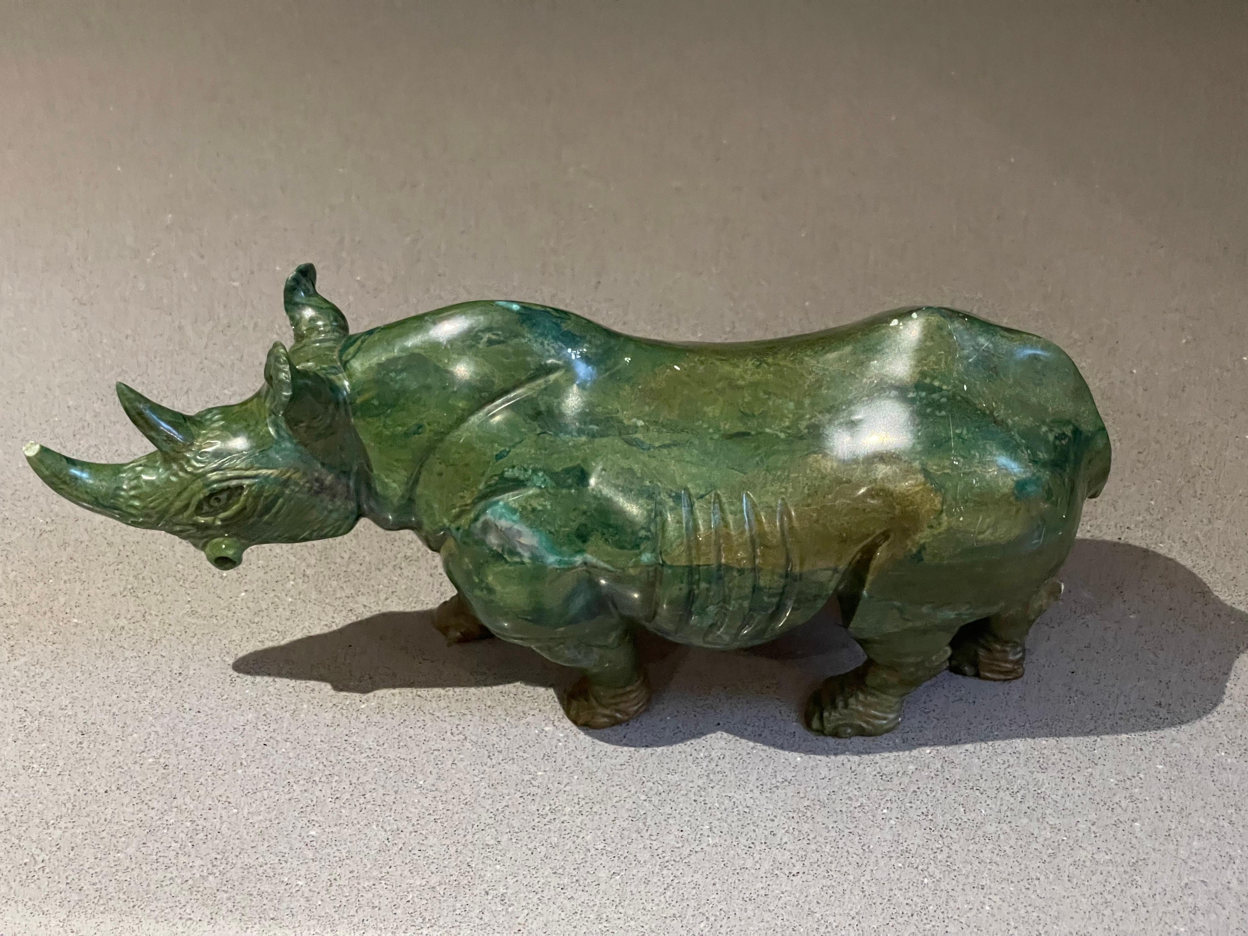 Wunderschön stilisierte Figur mit einem großen Gleichgewicht der Harmonie stand, porträtiert die innere Welt der Schönheit durch reine Schönheit.
Dieses wertvolle, einzigartige Kunstwerk ist eine großartige Möglichkeit, Ihrer Büro- oder
