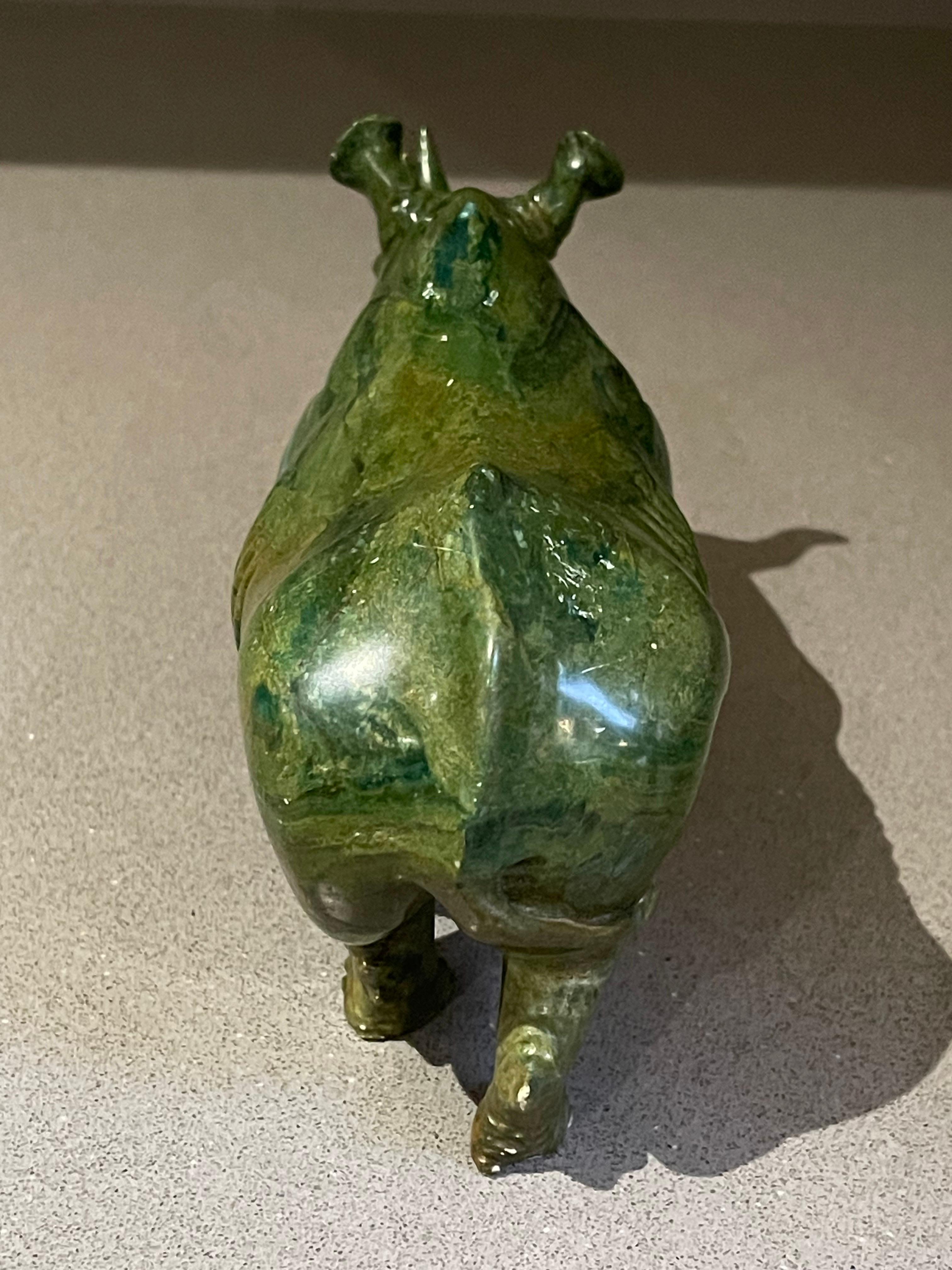 Antike handgeschnitzte afrikanische Skulptur aus grünem Malachitstein, Rhinoceros, Rhinoceros im Zustand „Hervorragend“ im Angebot in Wembley, GB