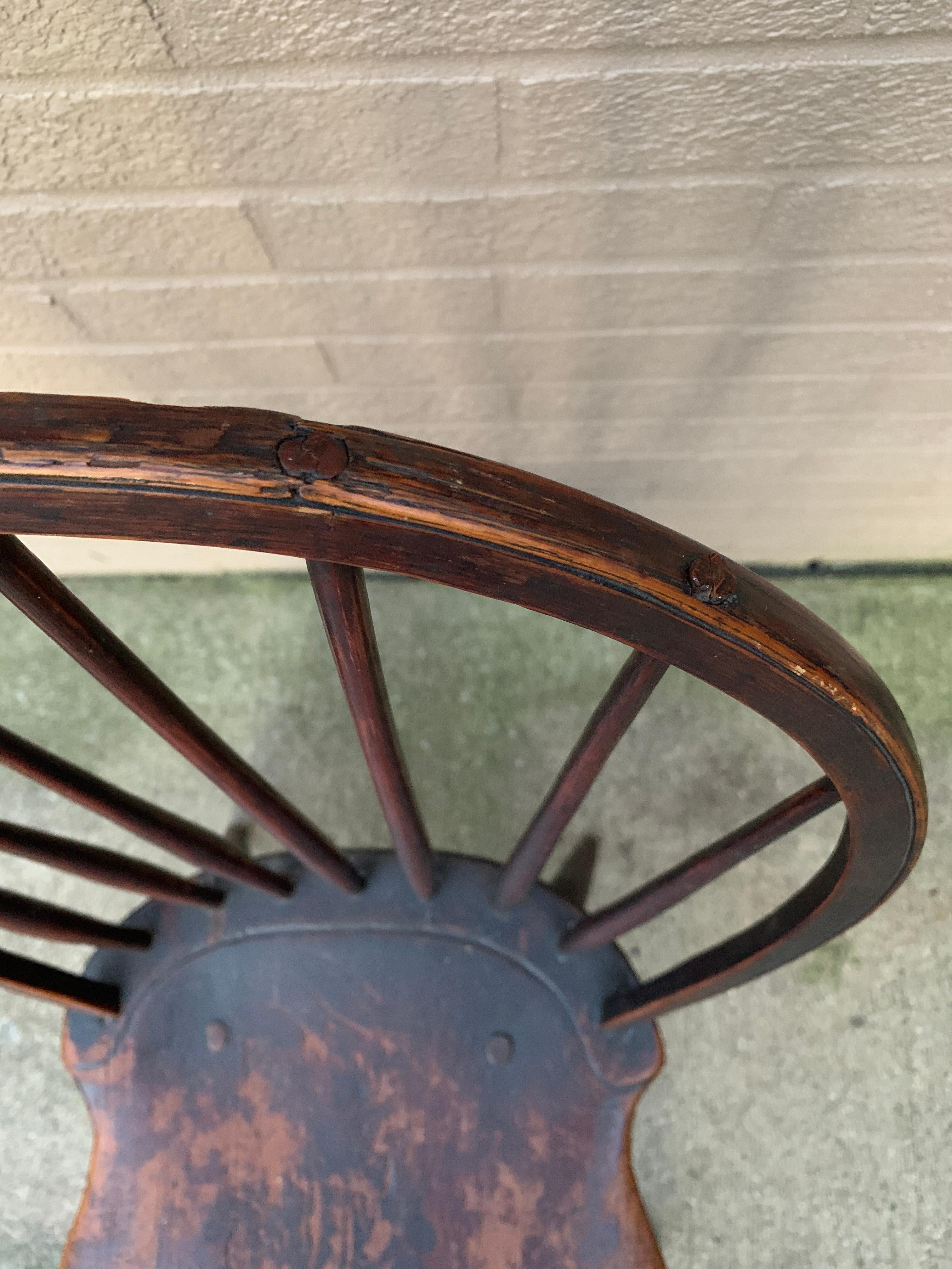 Ancienne chaise américaine Windsor sculptée à la main, vers 1790 en vente 4