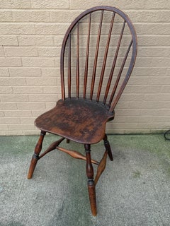 Antiker handgeschnitzter amerikanischer Windsor-Stuhl mit Bogenrückenlehne, um 1790