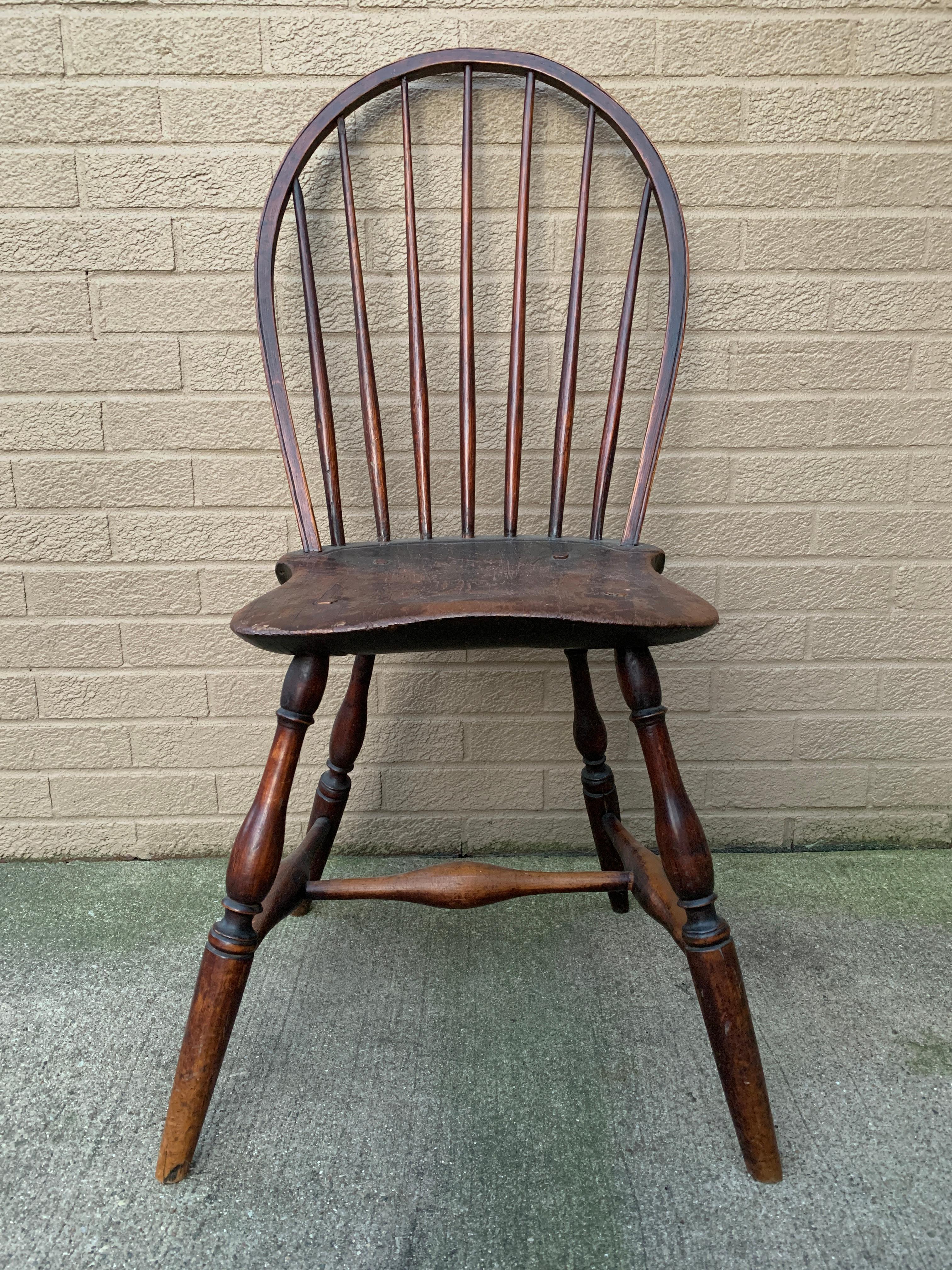 Ancienne chaise américaine Windsor sculptée à la main, vers 1790 Bon état - En vente à Elkhart, IN