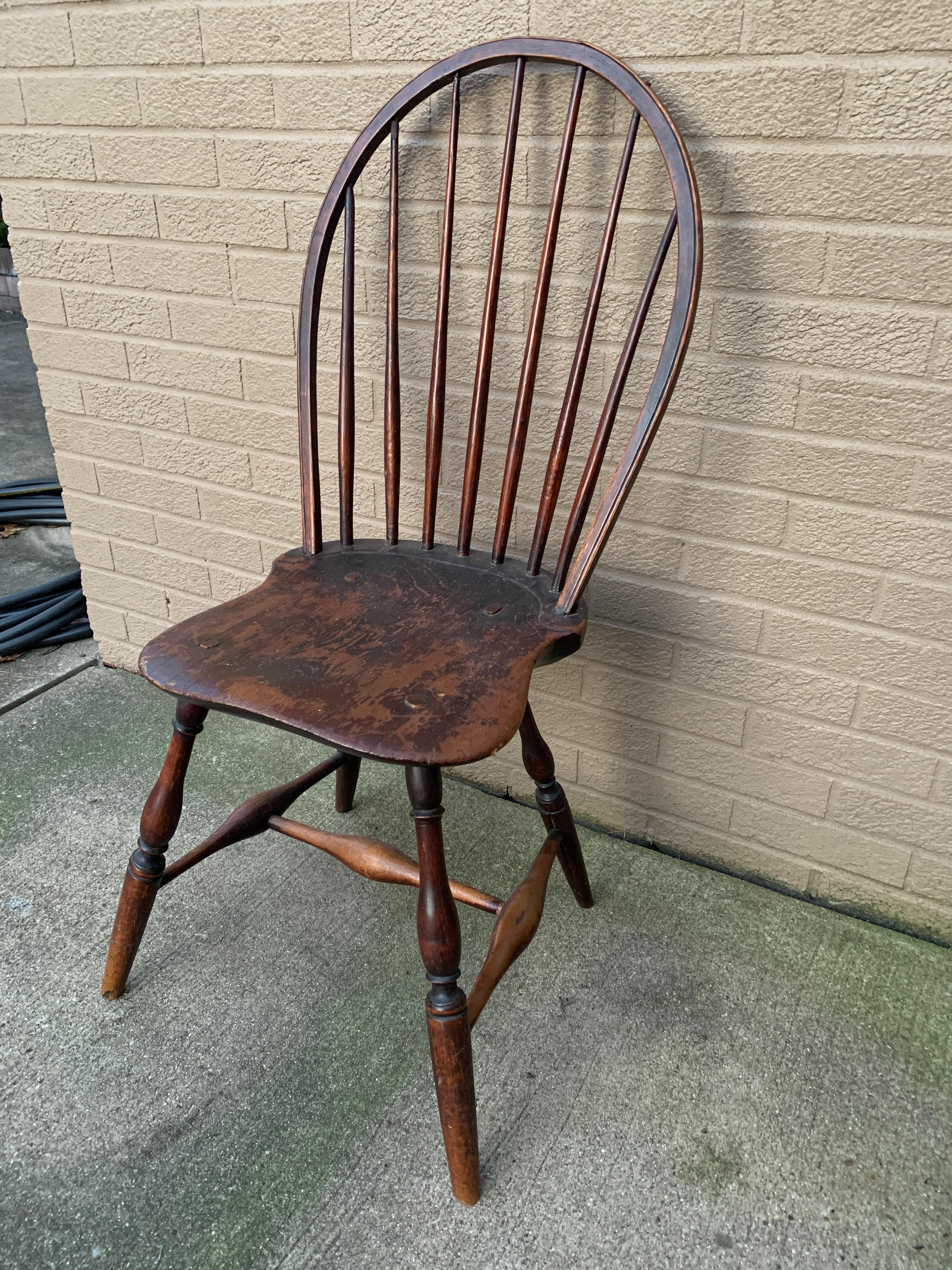 XVIIIe siècle Ancienne chaise américaine Windsor sculptée à la main, vers 1790 en vente