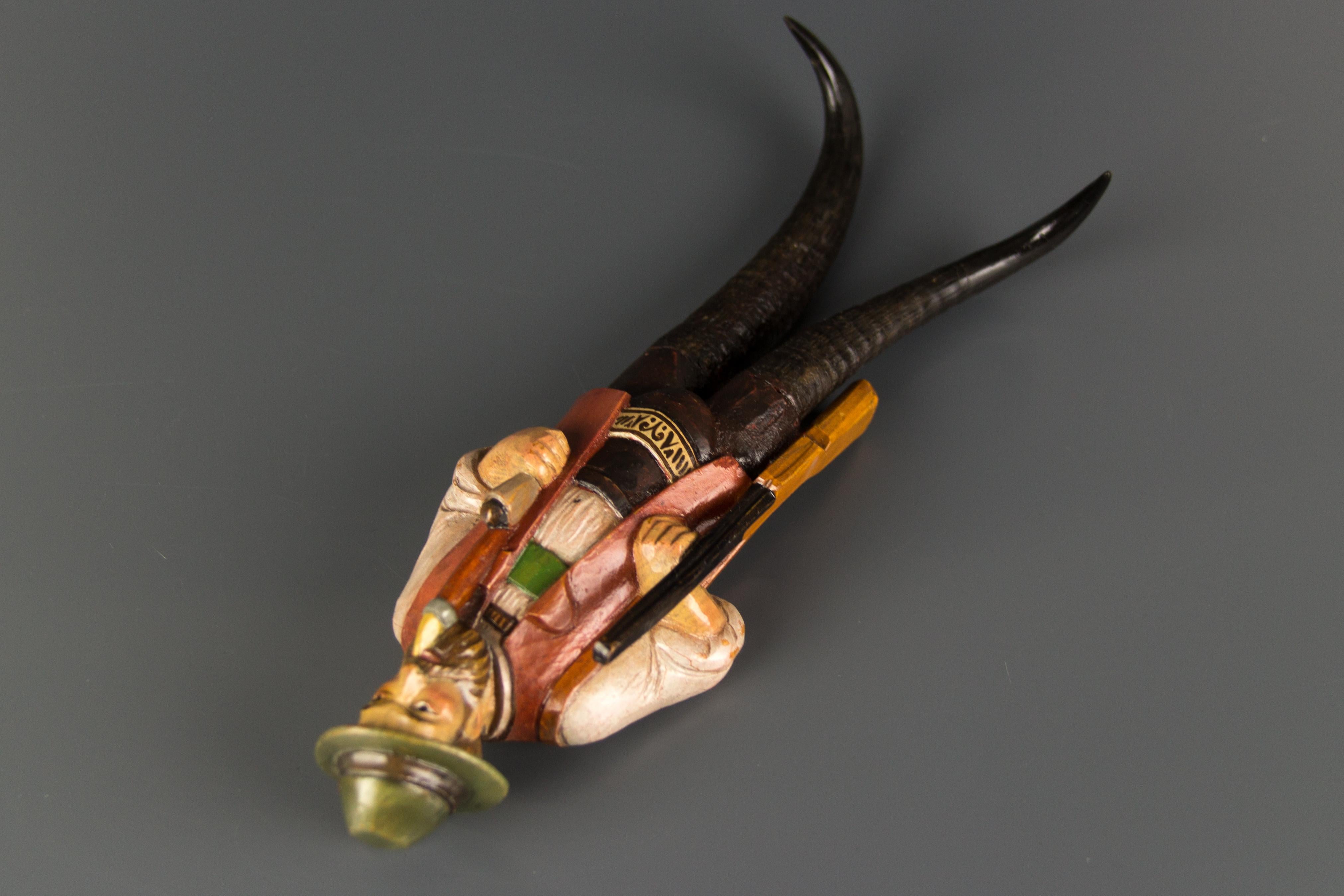 Antique Hand Carved and Painted Hunter Figure Whip Holder or Hanger, 1900s In Good Condition In Barntrup, DE