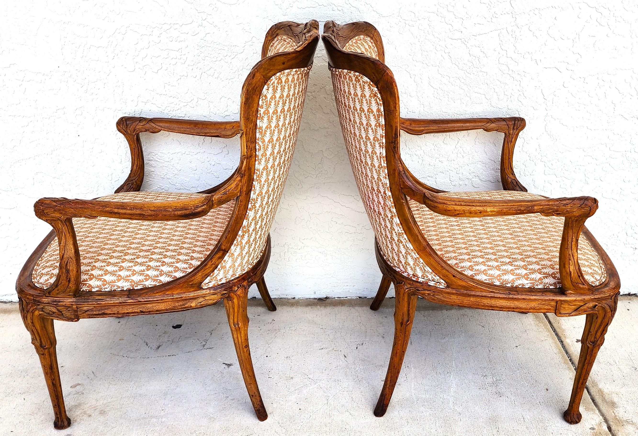 Sillones Antiguos Tallados a Mano Par de Conchas de Cola de Gato de Madera Maciza en venta 6