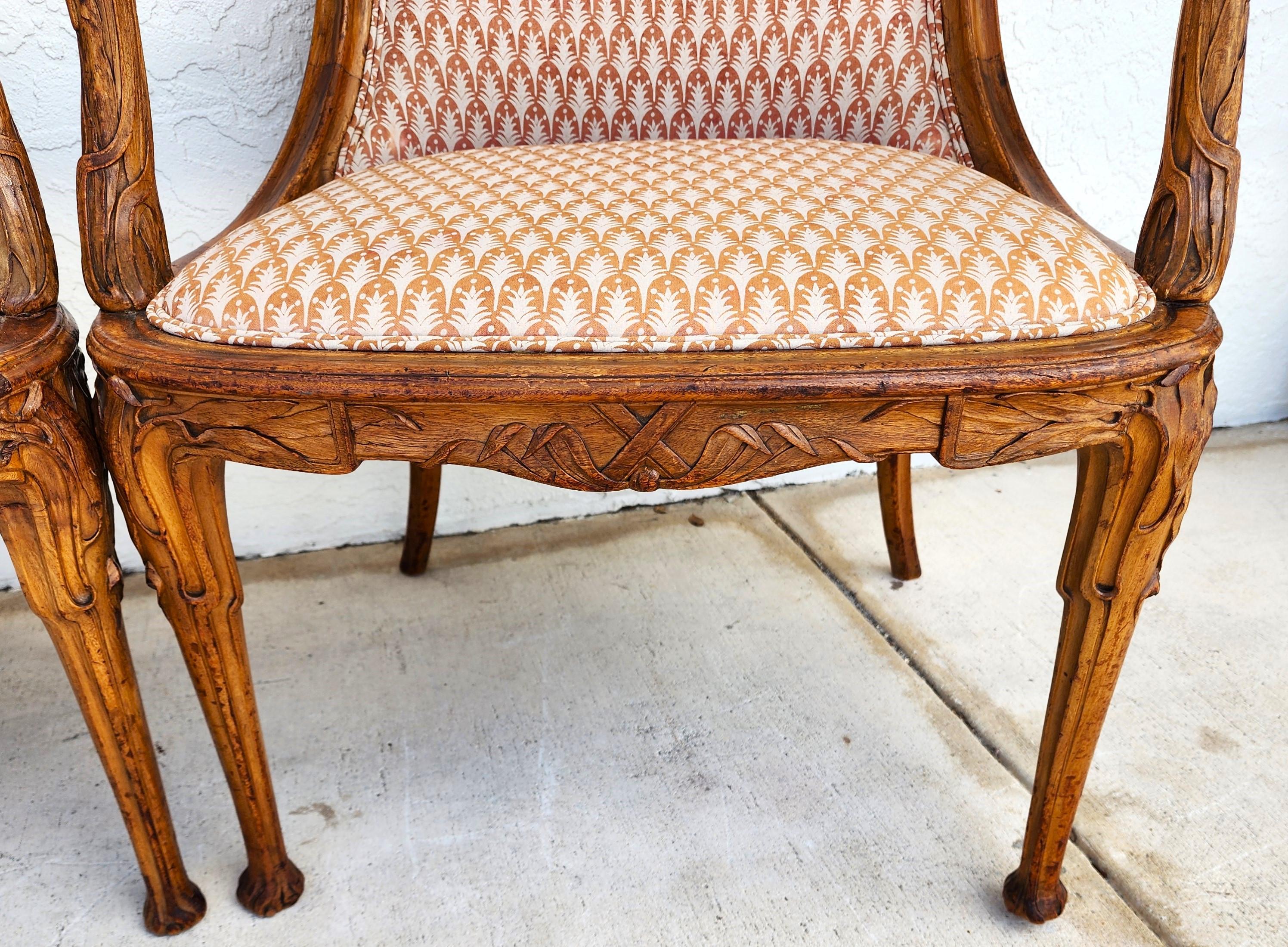 Sillones Antiguos Tallados a Mano Par de Conchas de Cola de Gato de Madera Maciza en venta 8
