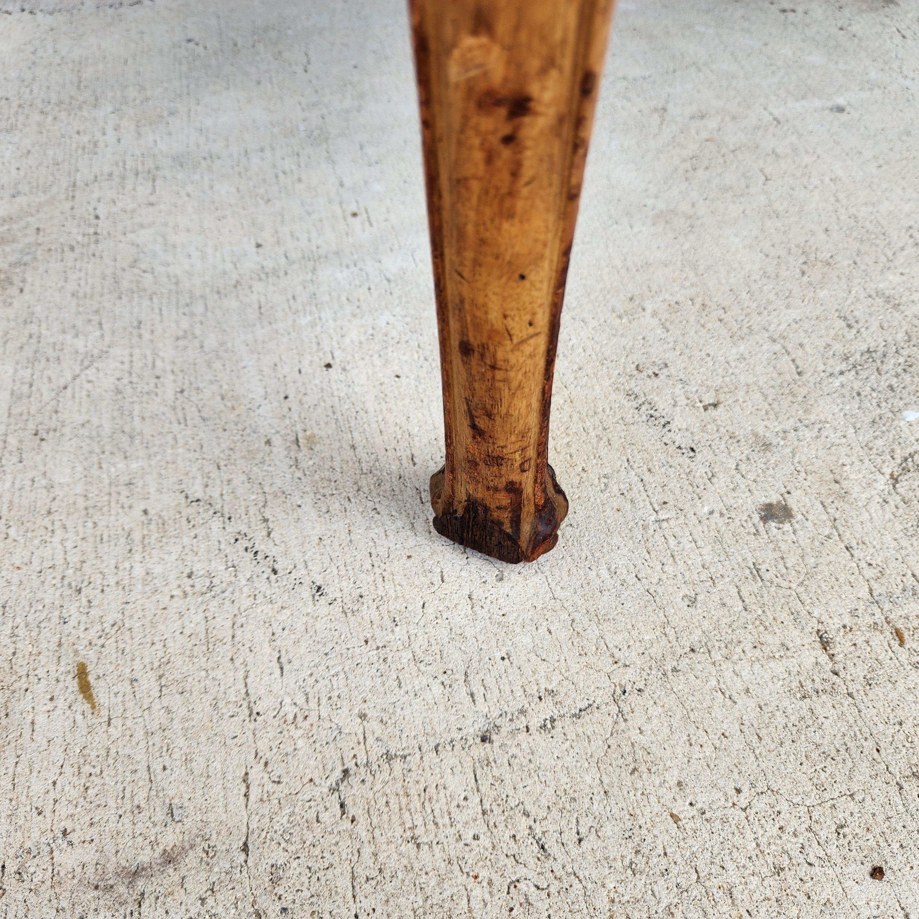 Sillones Antiguos Tallados a Mano Par de Conchas de Cola de Gato de Madera Maciza en venta 14