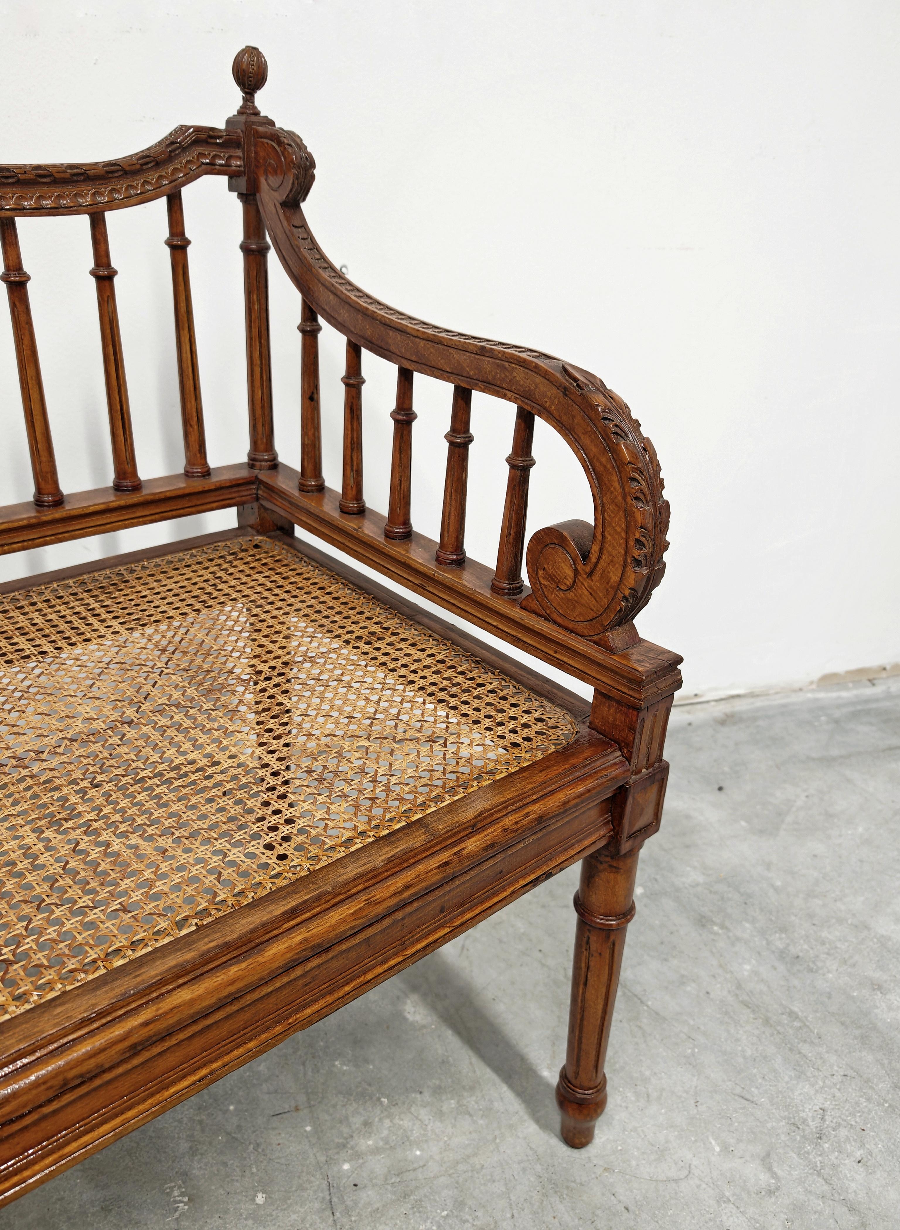 Antique hand-carved Bench done in style of Louis XVI with hand-woven cane seat In Good Condition For Sale In Beograd, RS