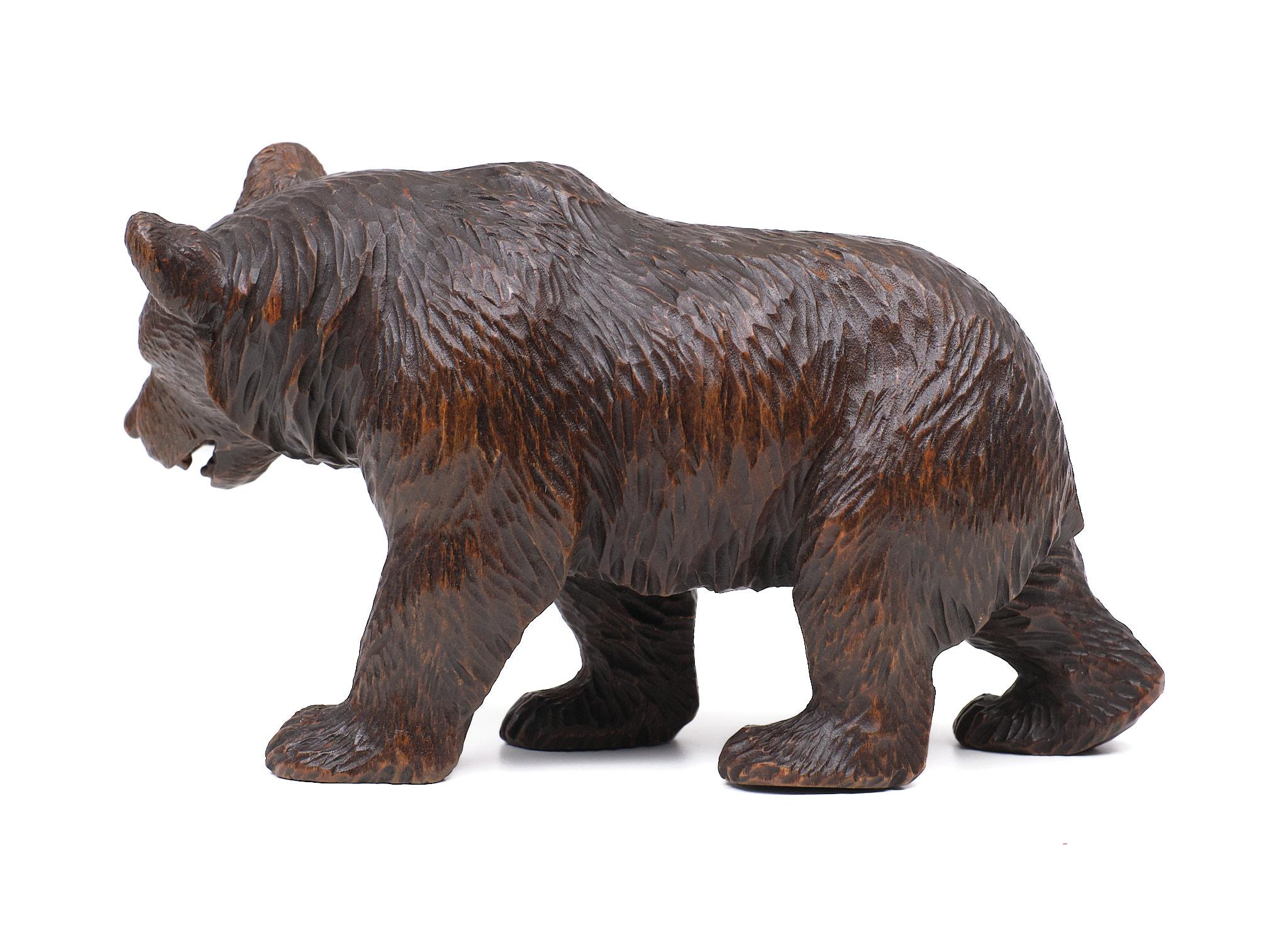 Allemand Ancien ours de la Forêt Noire sculpté à la main, Allemagne, années 1920  en vente
