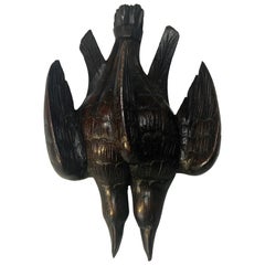 Antique décoration murale en chêne:: sculptée à la main:: représentant un chasseur de la Forêt Noire:: avec des oiseaux