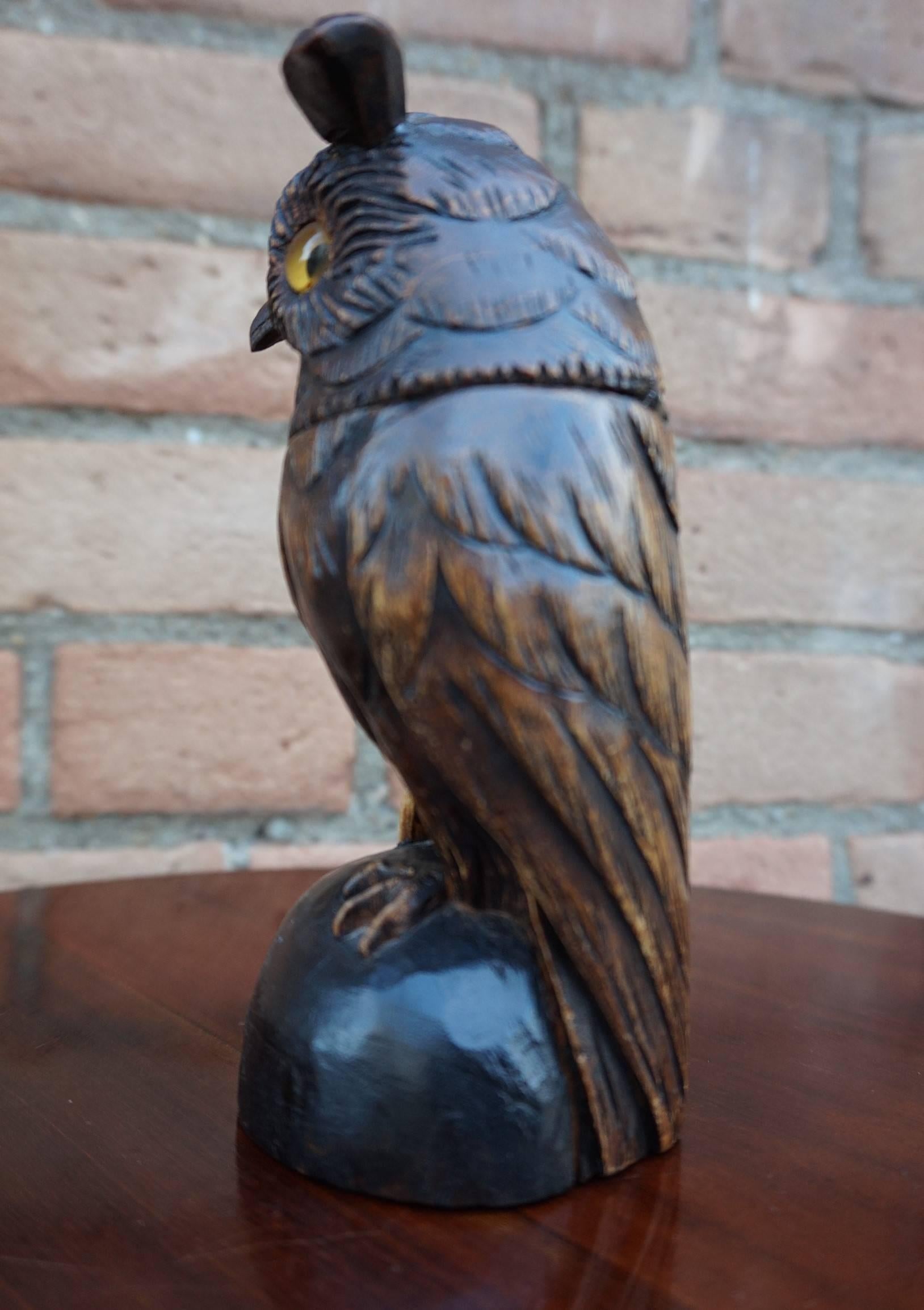 Antique Hand-Carved Black Forest Owl Sculpture with Glass Eyes and Brass Inkwell In Good Condition In Lisse, NL