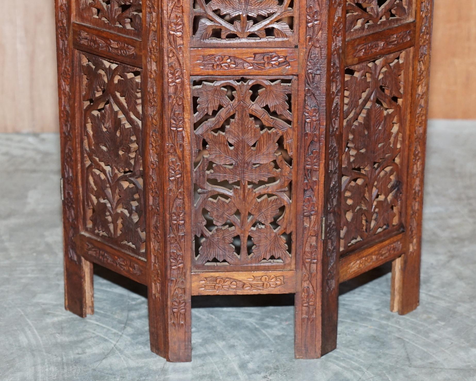 Antike handgeschnitzte antike birmanische achteckige Beistelllampe, Weintisch aus Hartholz (Handgefertigt) im Angebot