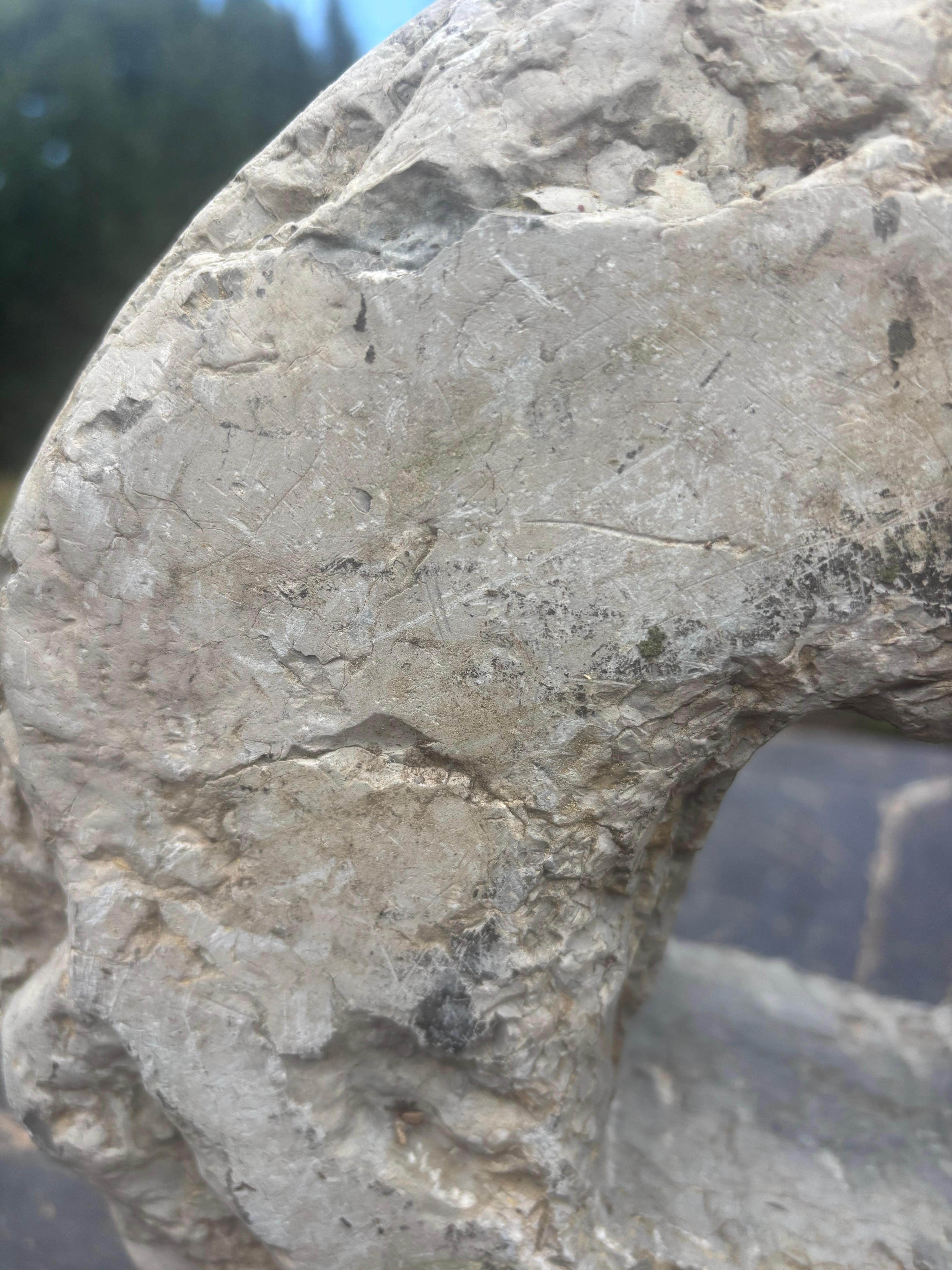 Moneda antigua tallada a mano Jardín de piedra, siglo XIX en venta 1