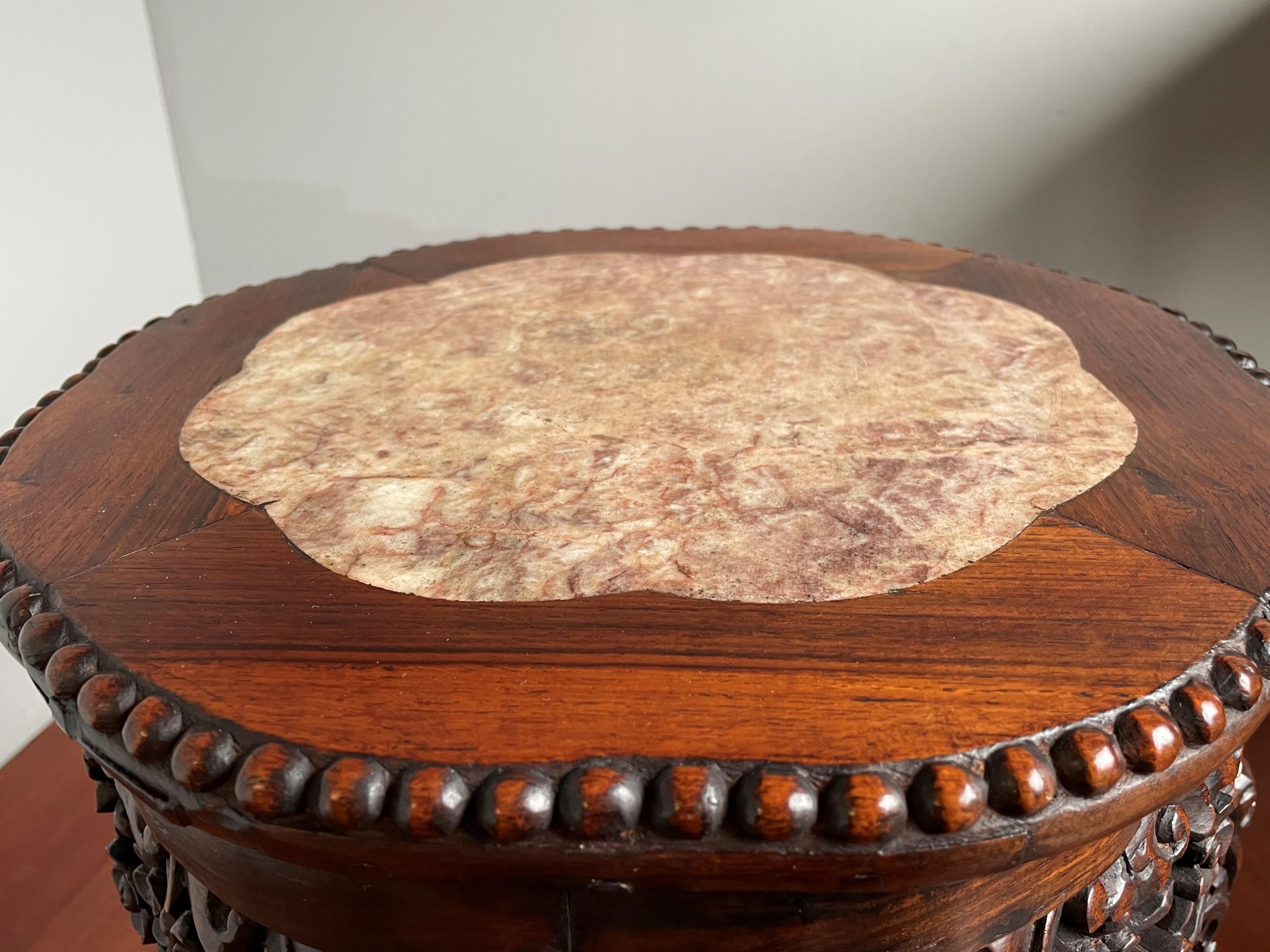Antike Hand geschnitzt Chinesisch Nussbaum & Intarsien Marmor Stand / Wein Tisch W. Marks (Patiniert) im Angebot