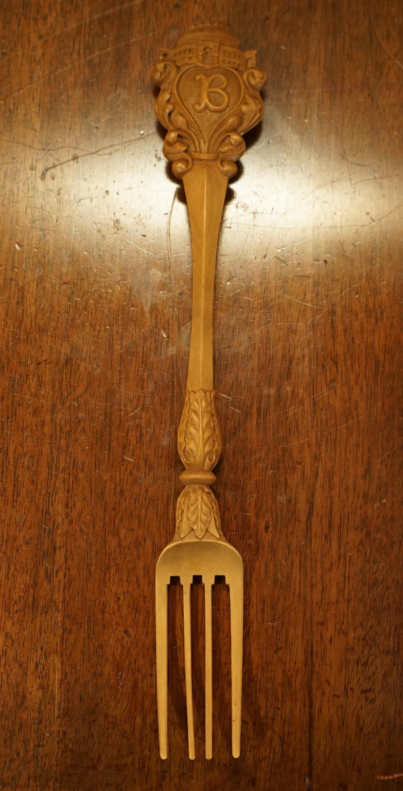 ANTIQUE HAND CARVED CIRCA 1900 ROYAL ALBERT HALL RETIREMENT GiFT FORK & SPOON 9