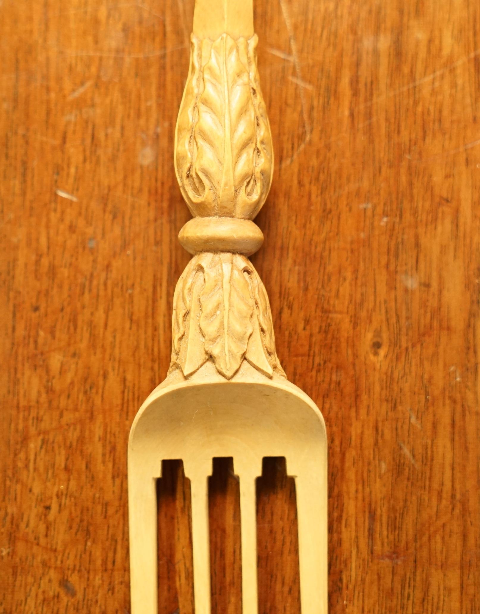 ANTIQUE HAND CARVED CIRCA 1900 ROYAL ALBERT HALL RETIREMENT GiFT FORK & SPOON 12