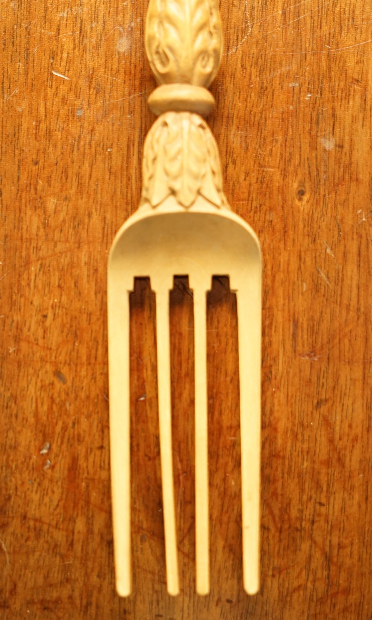 ANTIQUE HAND CARVED CIRCA 1900 ROYAL ALBERT HALL RETIREMENT GiFT FORK & SPOON 13