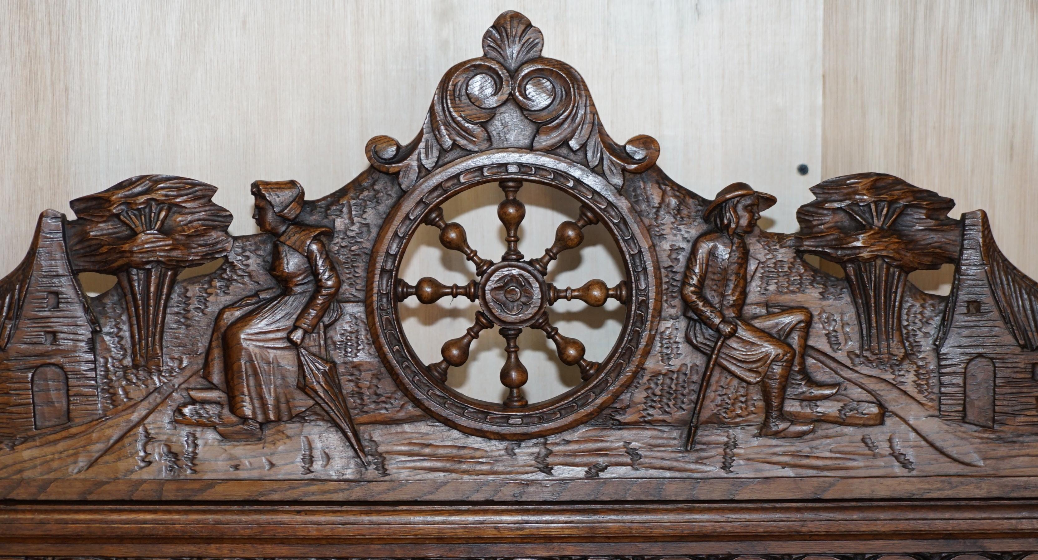 Ensemble de pièces en chêne continental ancien avec cadre en chêne sculpté à la main et très joliment sculpté en vente 8