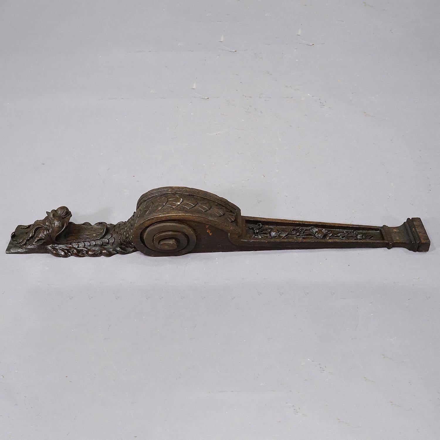 Antikes handgeschnitztes dekoratives Element mit Drachen, Deutschland ca. 1890 im Angebot 1