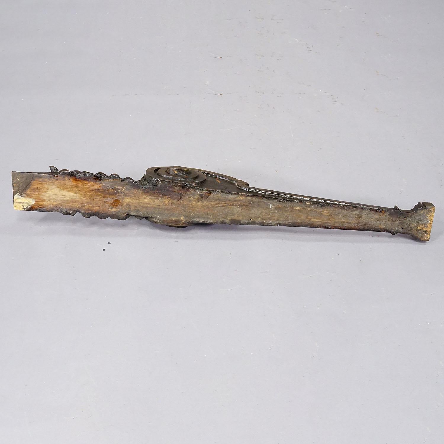 Antikes handgeschnitztes dekoratives Element mit Drachen, Deutschland ca. 1890 im Angebot 2