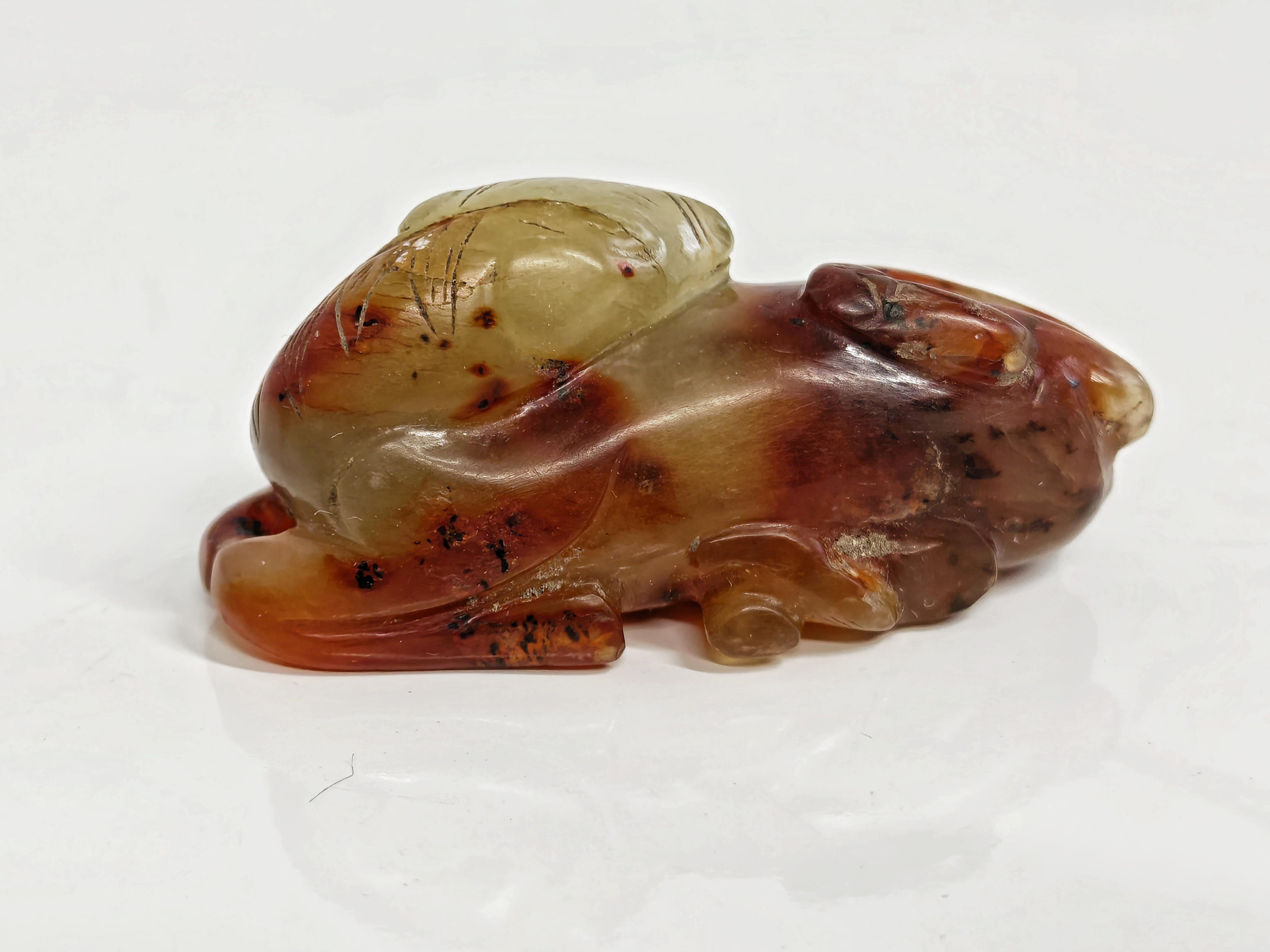 Exportation chinoise Figurine ancienne de cerf en pierre d'agate sculptée à la main, Chine 19e siècle en vente