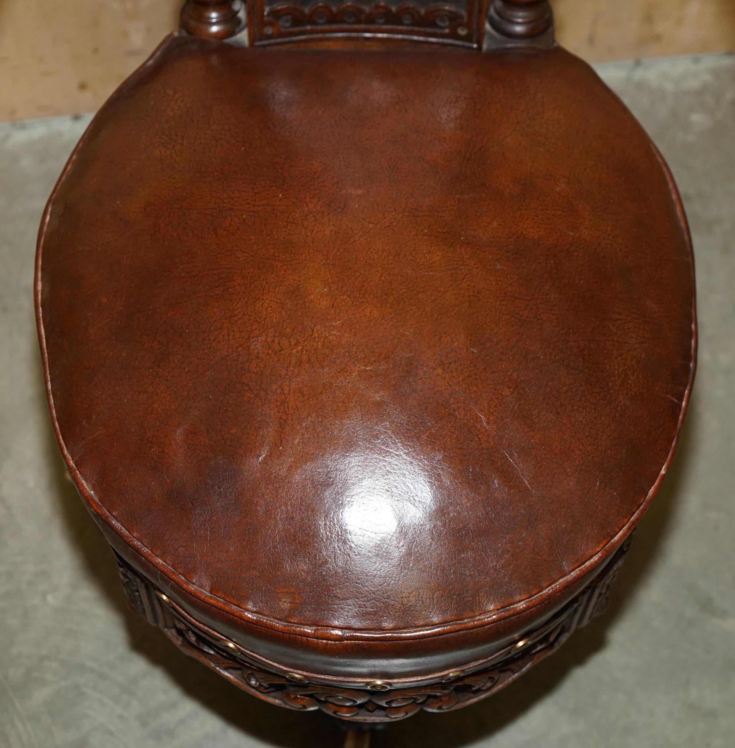 ANTIQUE HAND CARVED ENGLISH 1880 VICTORiAN COCK FIGHTING METAMORPHIC ARMCHAIR In Good Condition For Sale In West Sussex, Pulborough