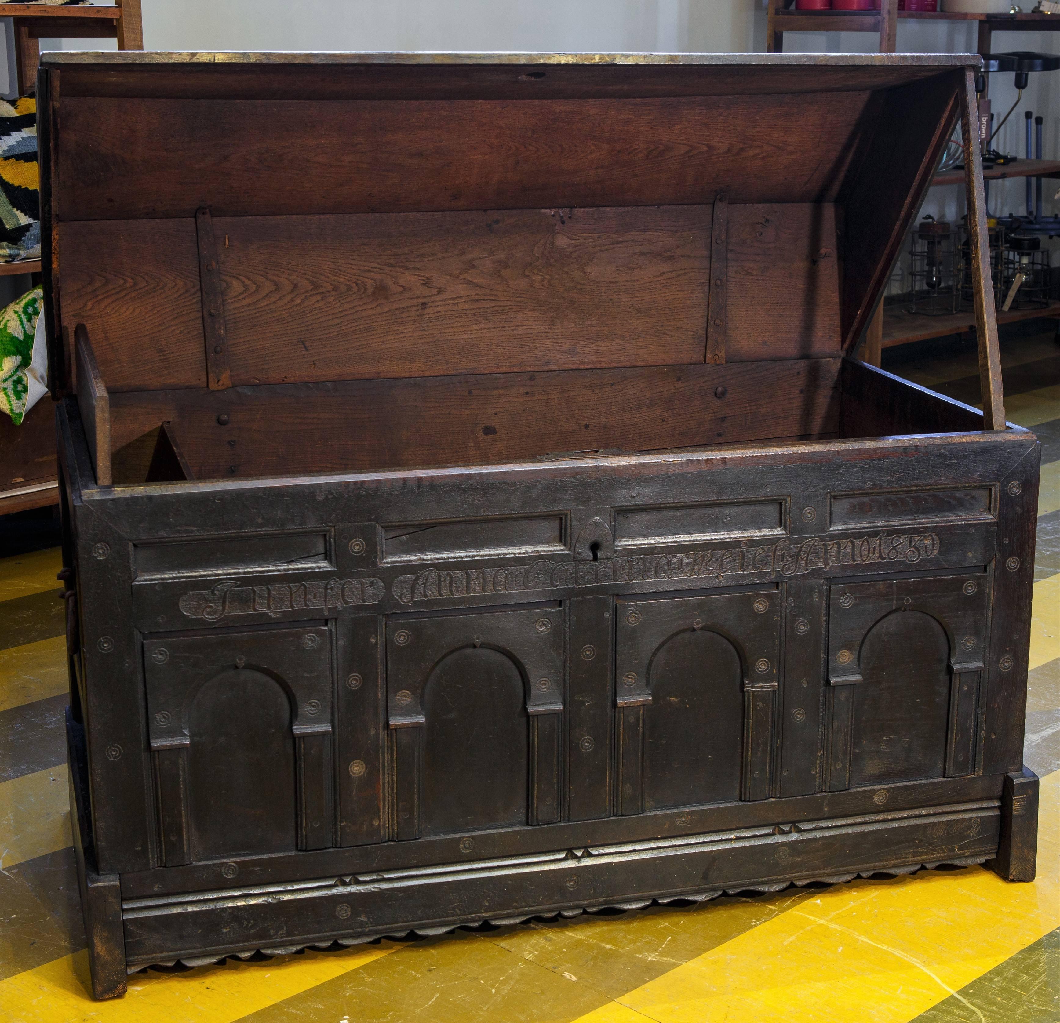 English Antique Hand-Carved Baroque-Style Dutch Oak Trunk with Forged Iron Handles For Sale