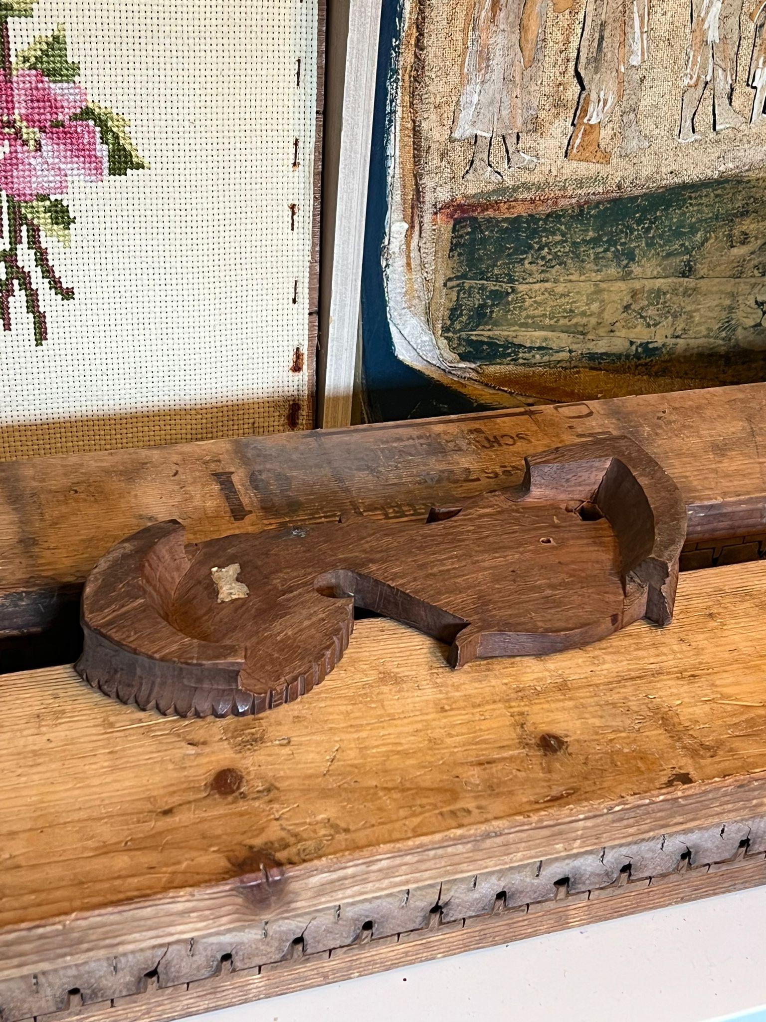 Believed to be architectural salvage that would make a nice stand or riser for your trinkets. Antique and hand carved with nice patina and character.
Vintage condition as pictured.Listing is for described item only. Online purchase only.