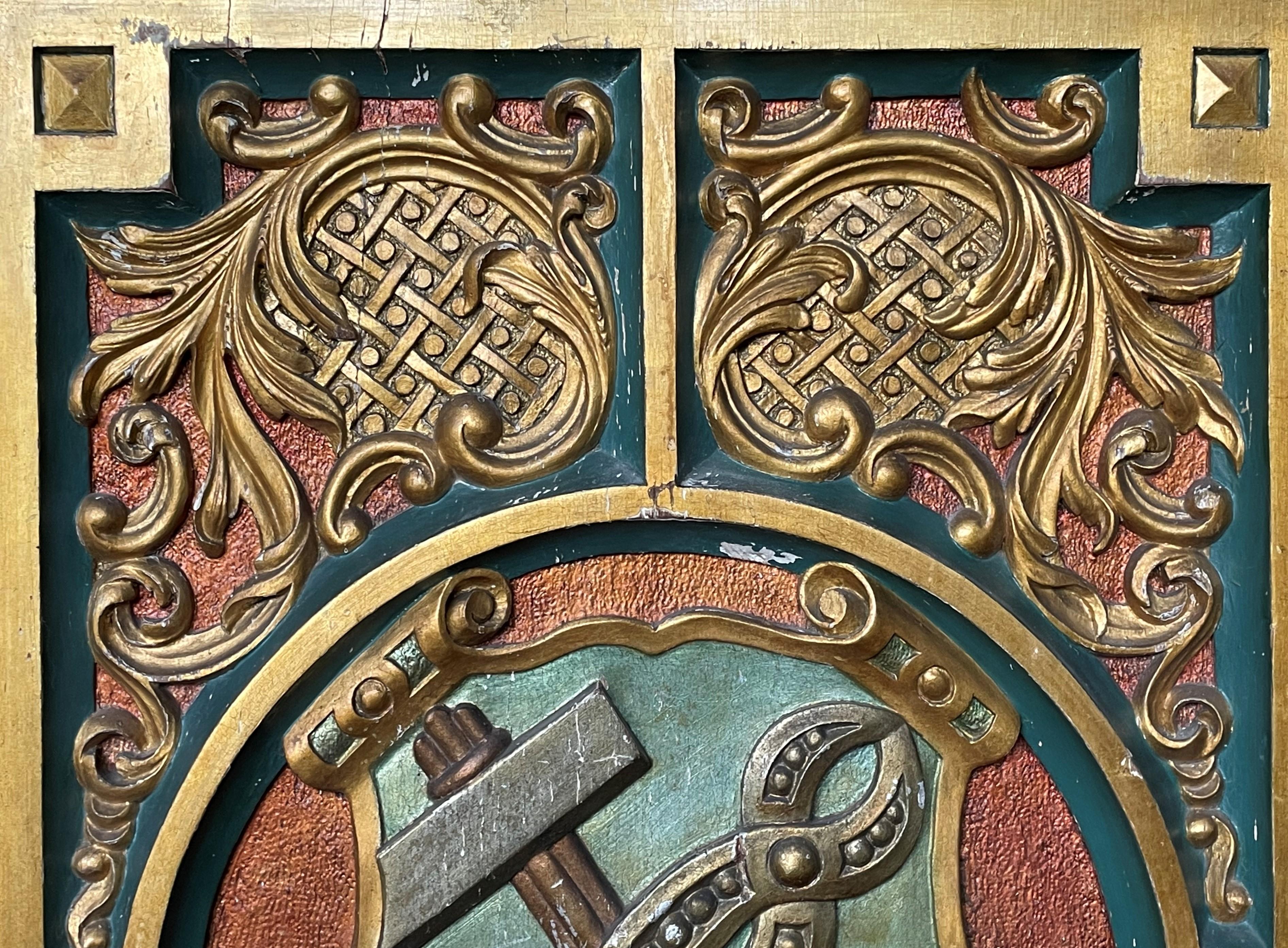 Antike, handgeschnitzte, vergoldete und bemalte Paneele aus massiver Eiche mit Arma Christi-Symbolen im Angebot 8