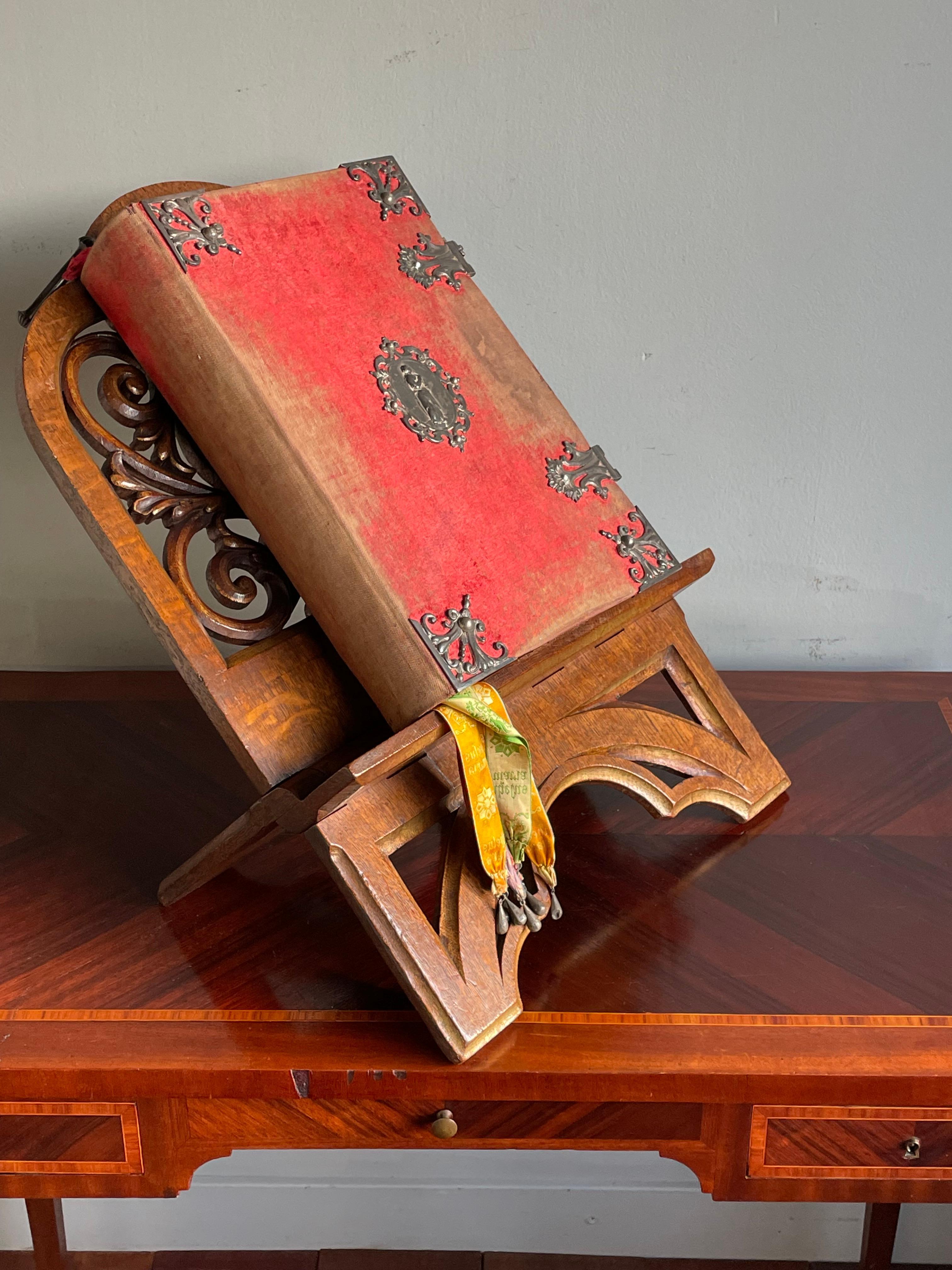 Antique Hand Carved & Gilt Oak Gothic Revival Bible Stand with Quatrefoil Symbol 7