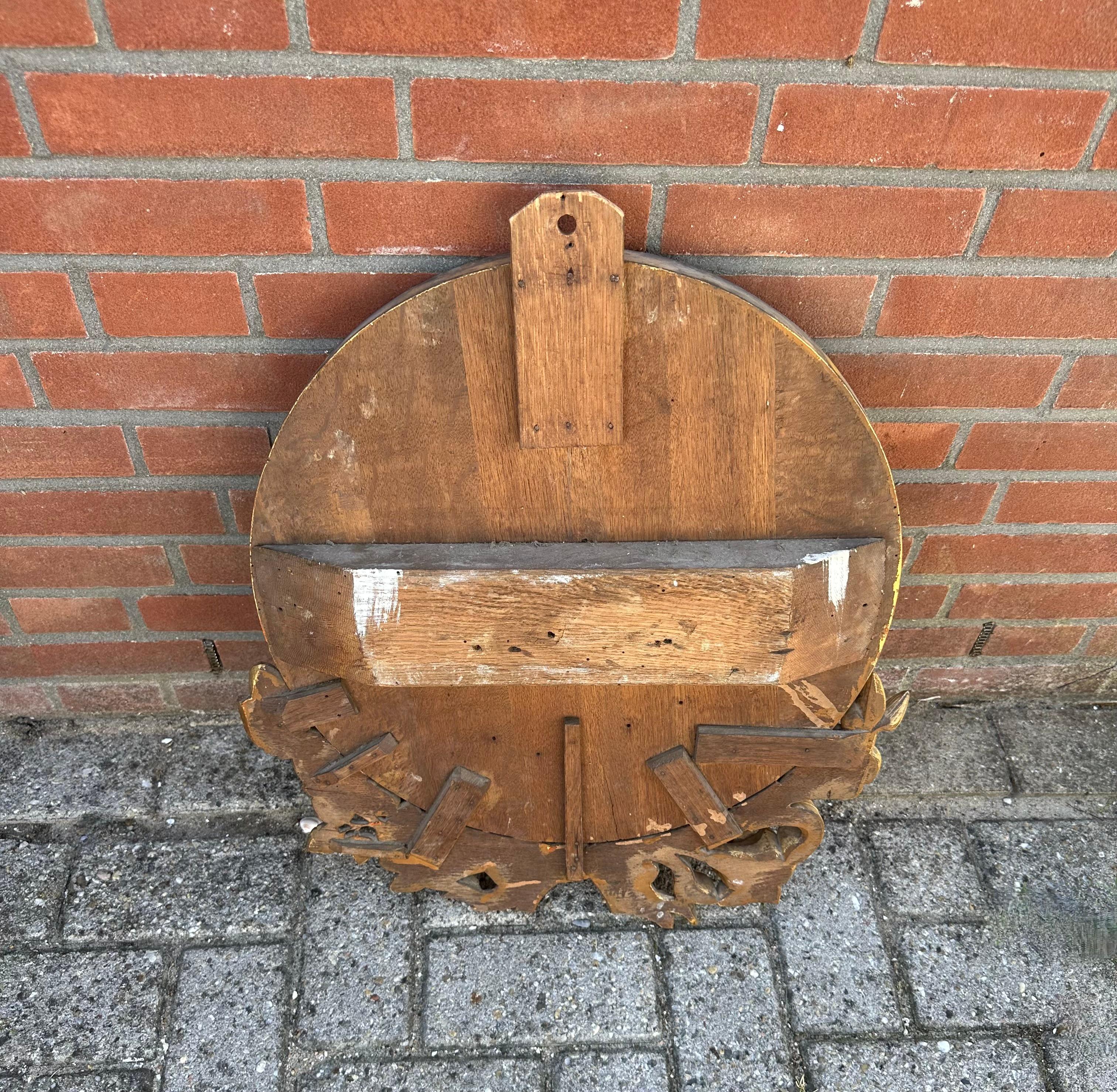 Antike handgeschnitzte gotische Kirchentafel eines Pelikans als Symbol für Christus im Angebot 5
