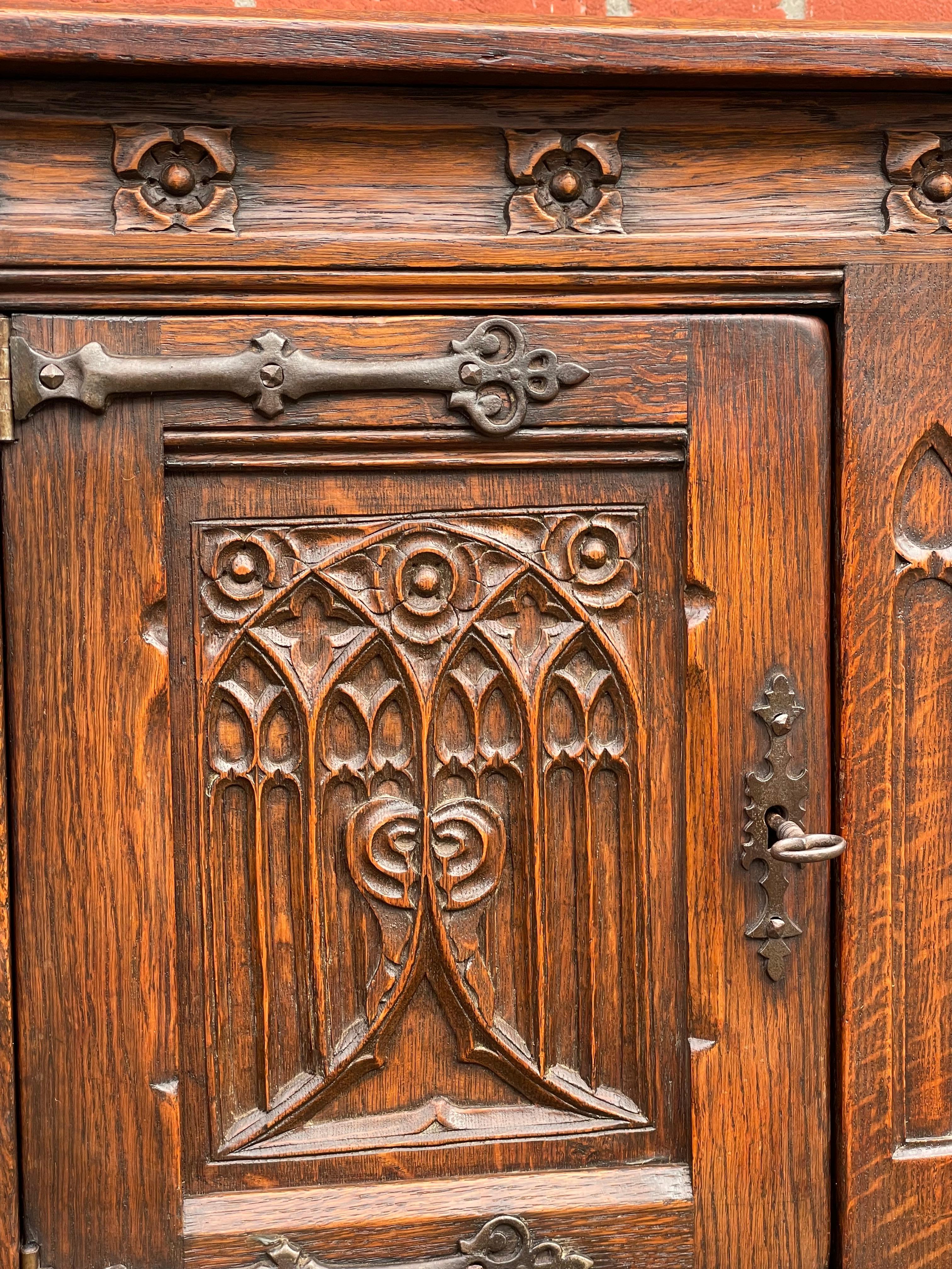 Antique Hand Carved Gothic Oak Cabinet / Small Credenza with Knight Sculptures 7