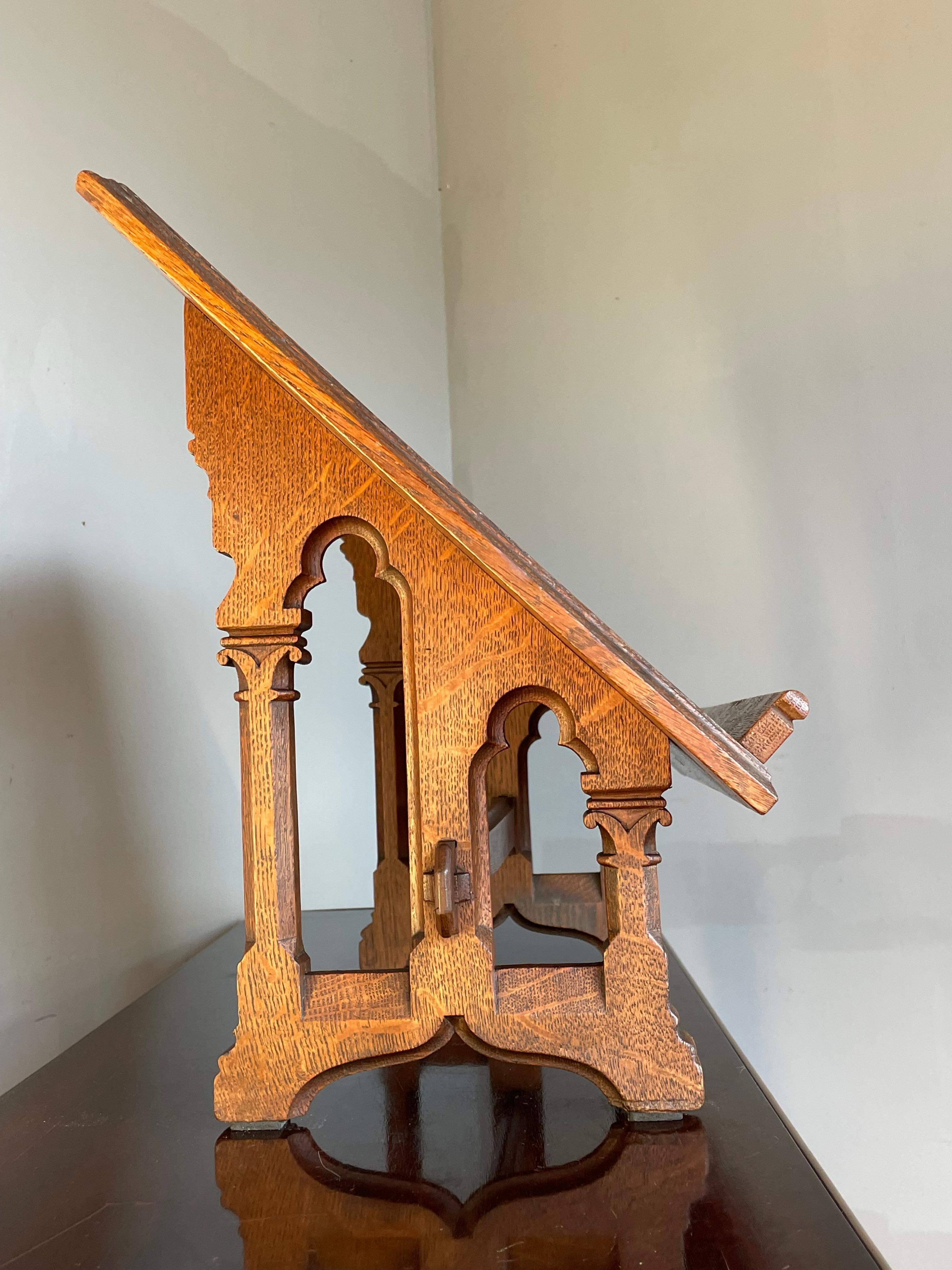 Antique Hand Carved Gothic Revival Bible Stand / Church Book Stand w. IHS Symbol In Excellent Condition In Lisse, NL
