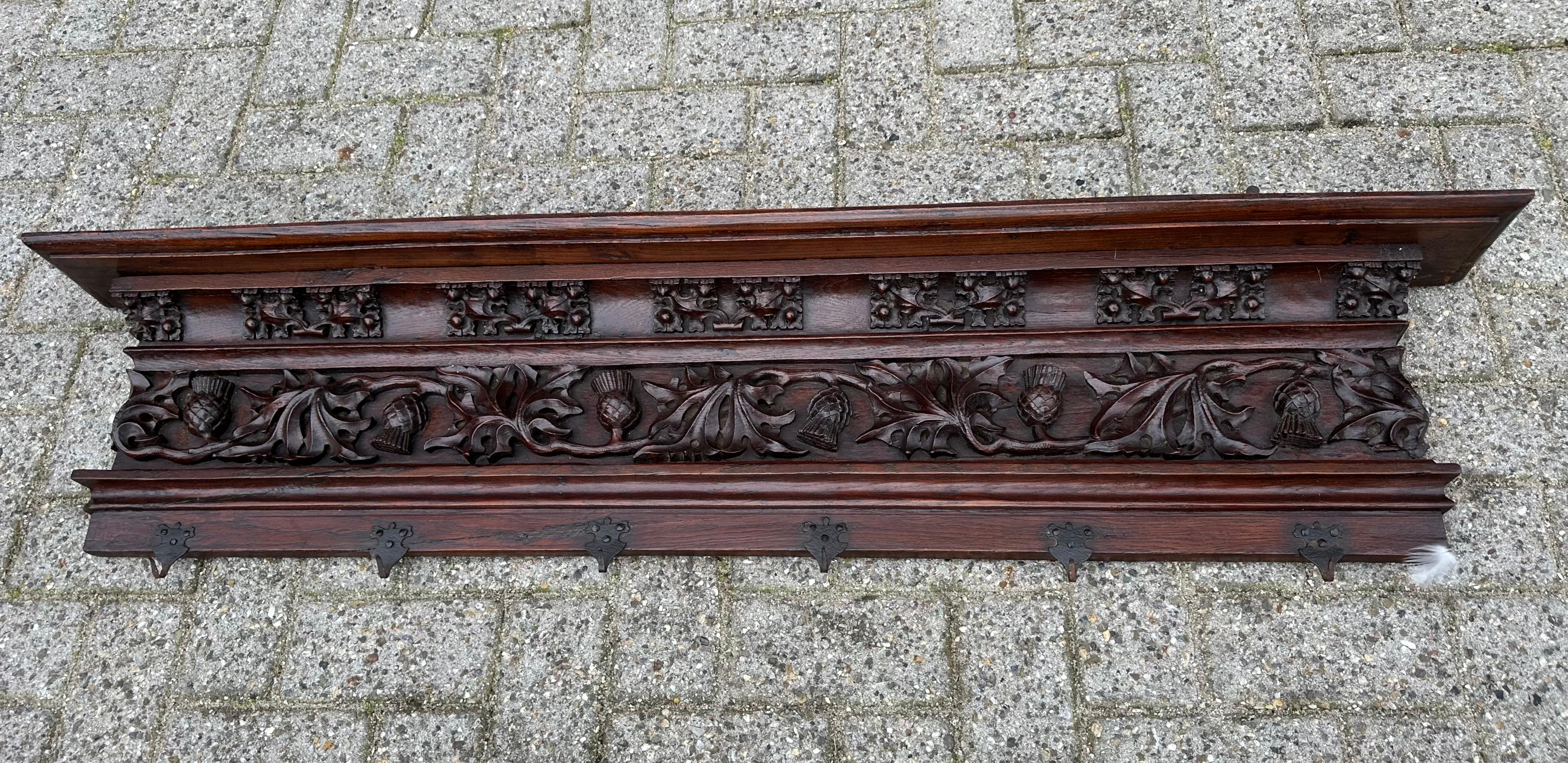 Antiguo perchero gótico con ganchos de hierro forjado forjado a mano S. XVIII en venta 10
