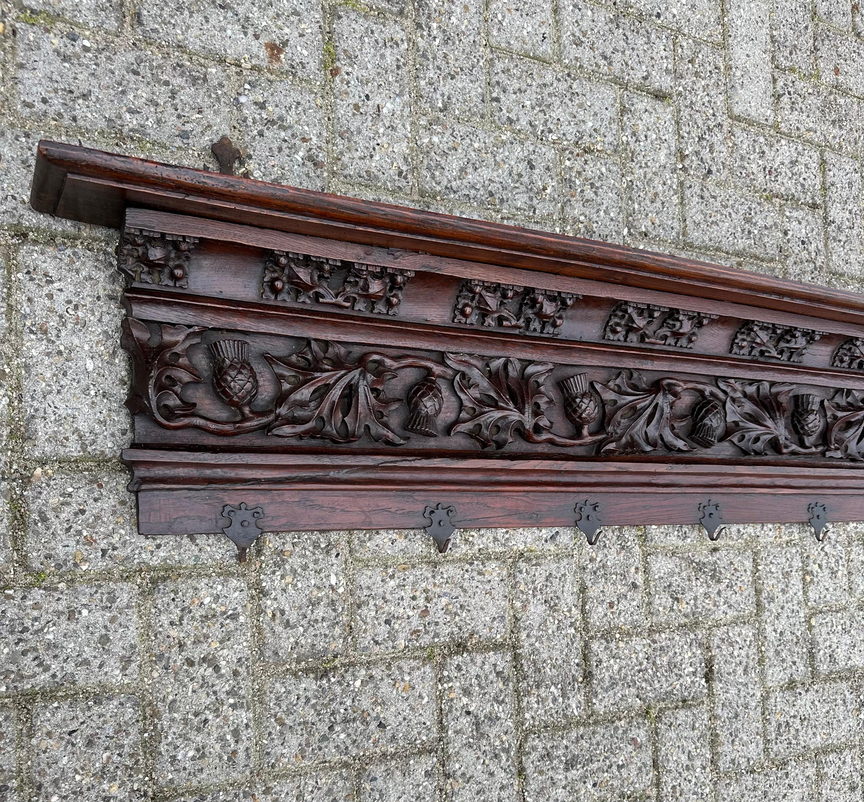 Antiguo perchero gótico con ganchos de hierro forjado forjado a mano S. XVIII en venta 11