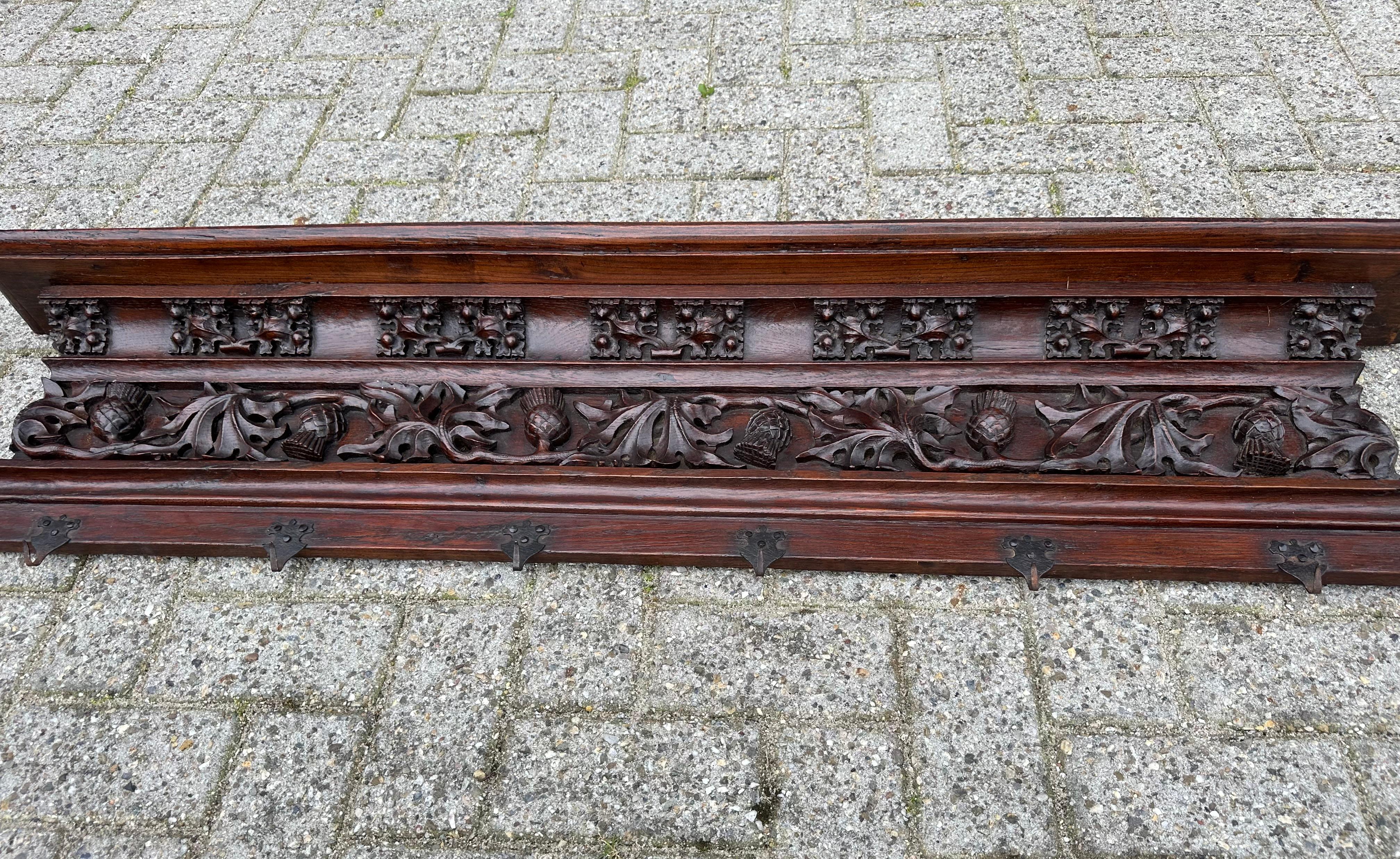 Antiguo perchero gótico con ganchos de hierro forjado forjado a mano S. XVIII Francés en venta