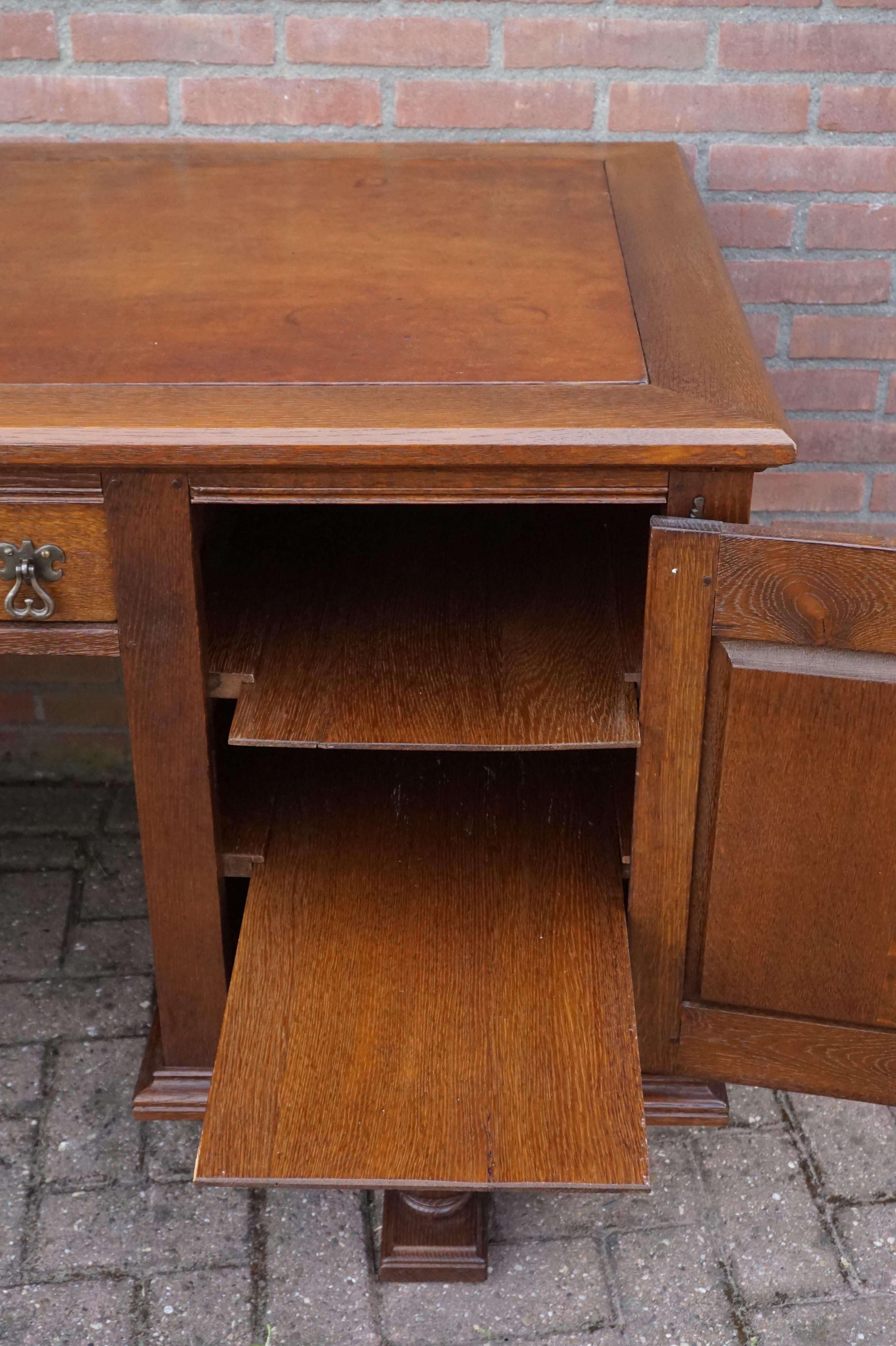 Antique Hand Carved Gothic Revival Desk with Leather Top and Wrought Iron Hinges In Good Condition For Sale In Lisse, NL