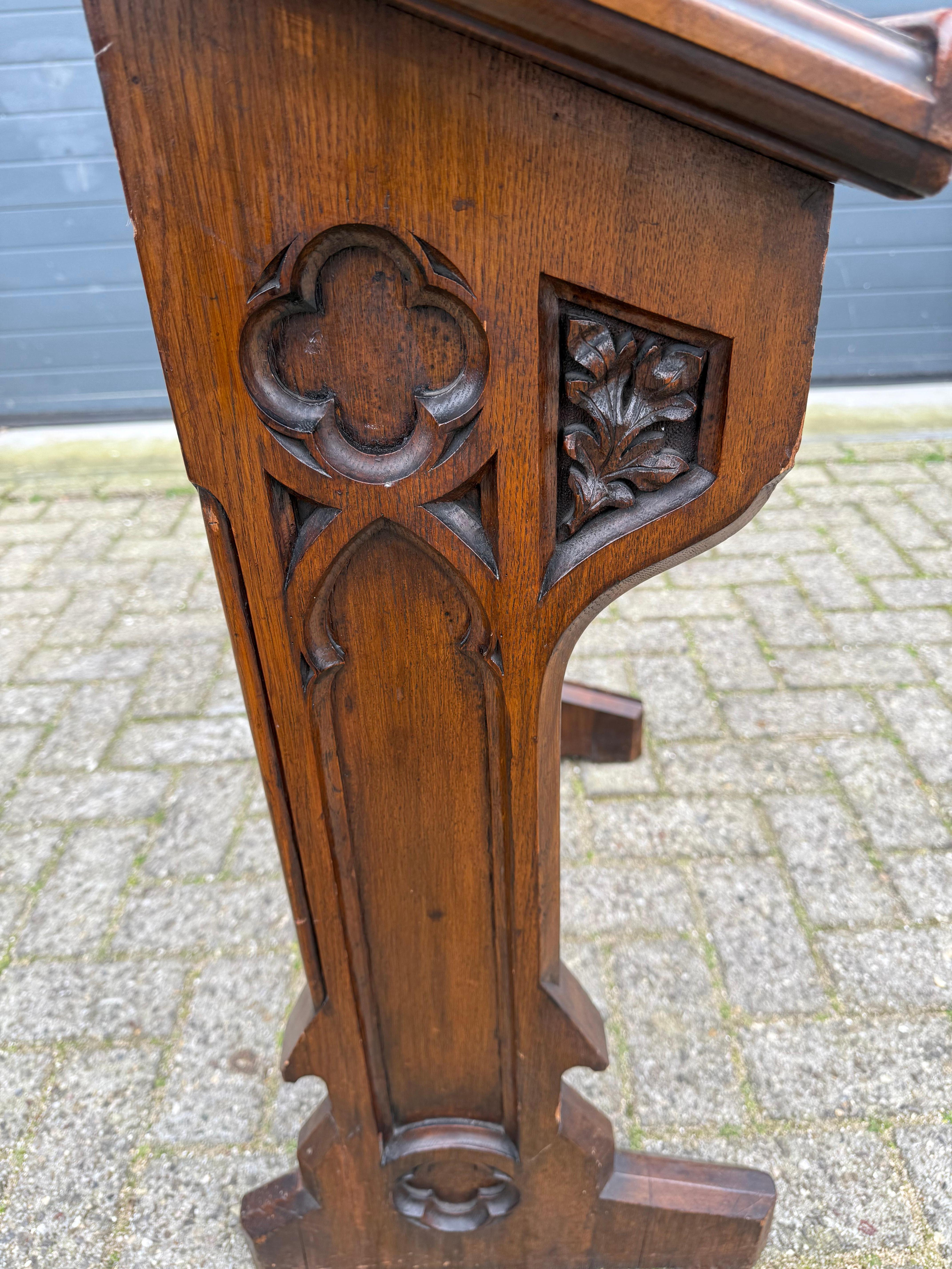 Antike Hand geschnitzt Gothic Revival Oak Church Rednerpult w. Bibel-Fach im Angebot 3