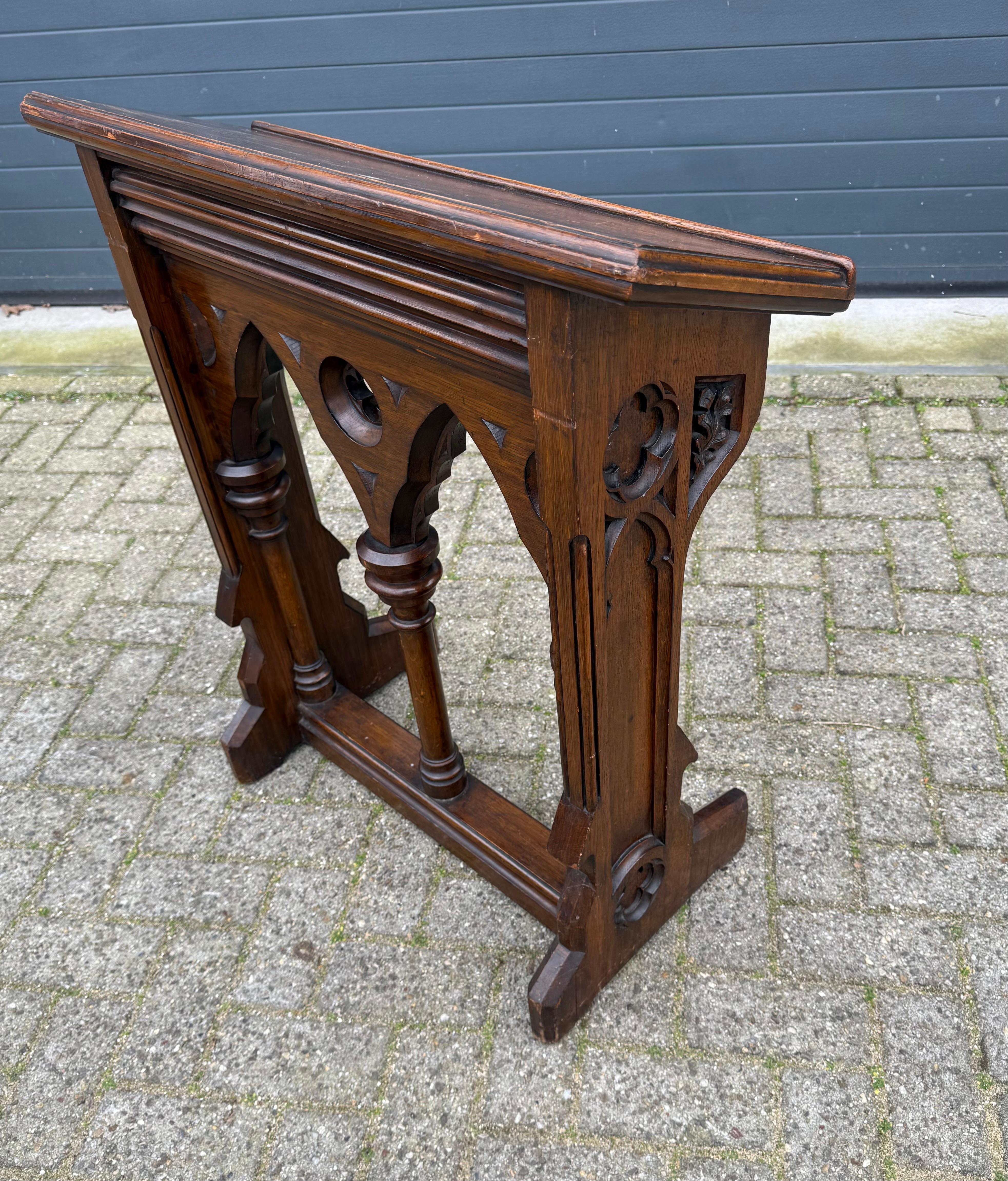 Antike Hand geschnitzt Gothic Revival Oak Church Rednerpult w. Bibel-Fach im Angebot 7