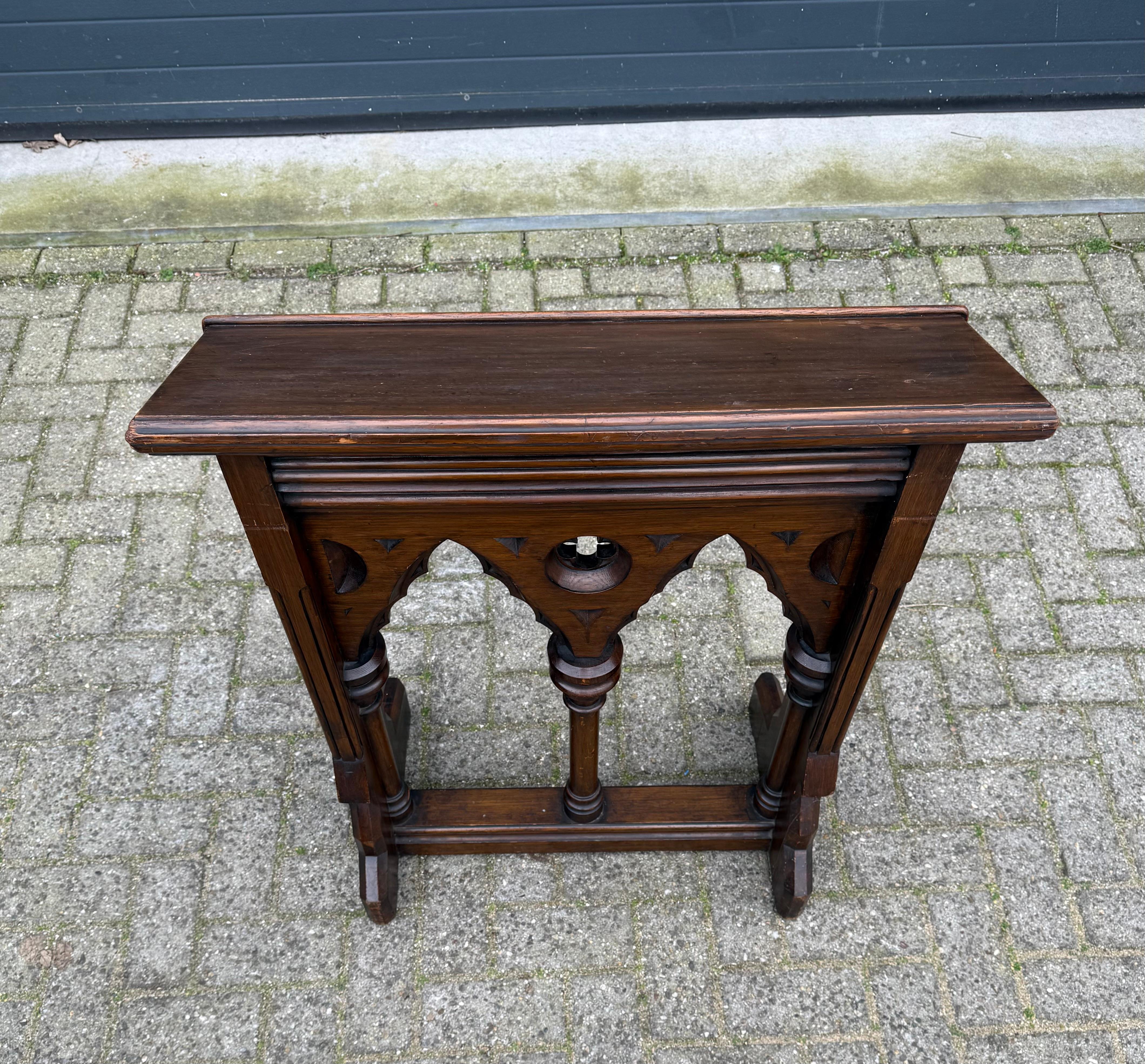 Antike Hand geschnitzt Gothic Revival Oak Church Rednerpult w. Bibel-Fach im Angebot 10