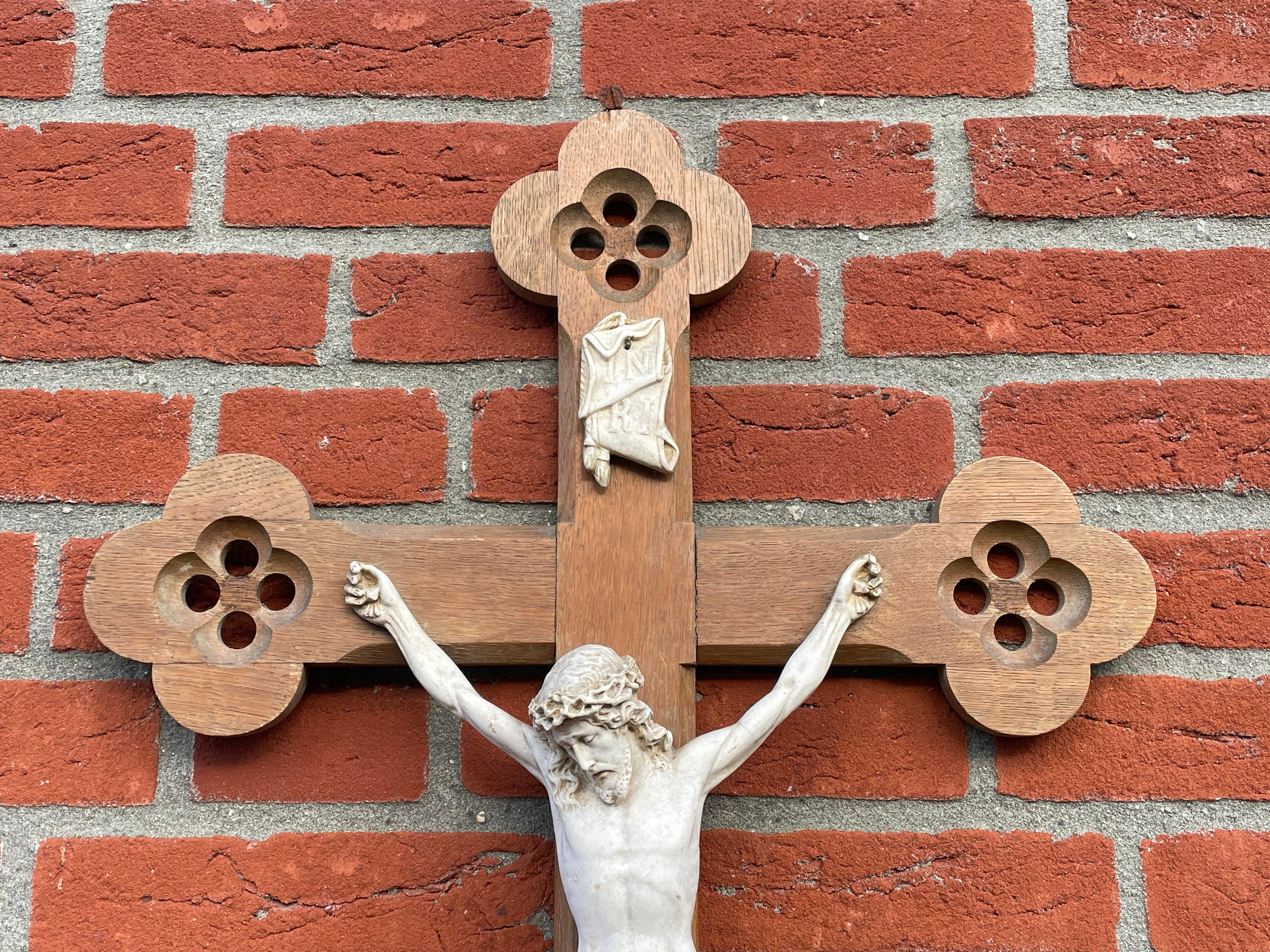 Antique Hand Carved Gothic Revival Wall Crucifix w. White Clay Corpus of Christ In Good Condition For Sale In Lisse, NL