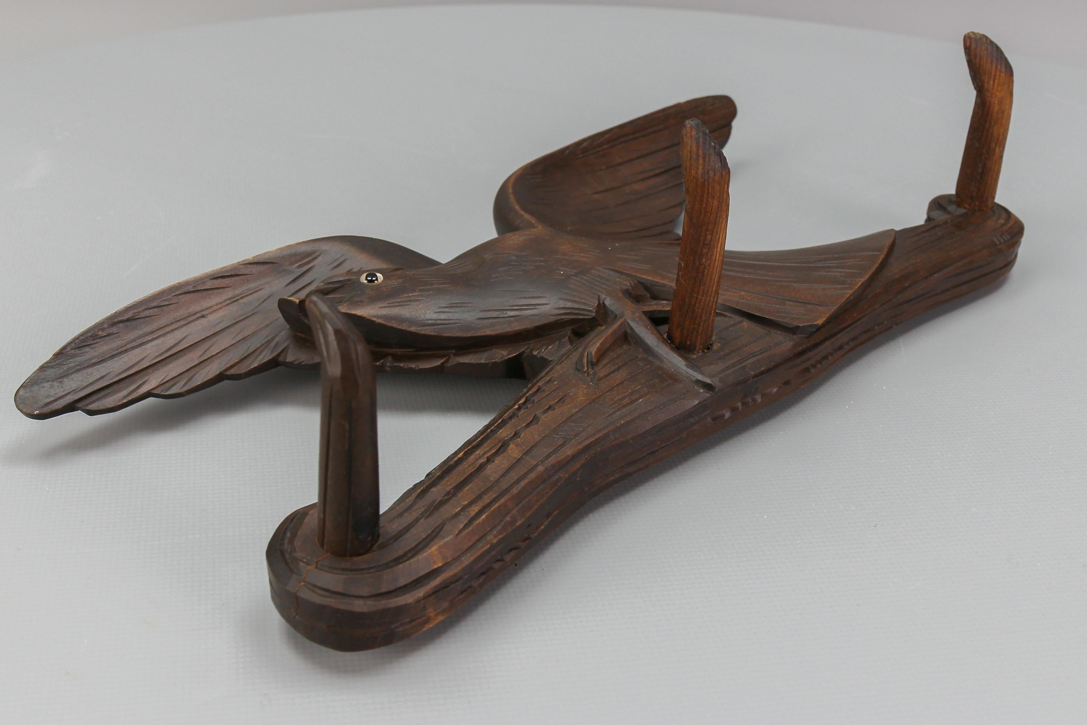 Antique Hand-Carved Hat Rack with Bird and Three Wooden Hooks, Germany, Ca. 1920 For Sale 12