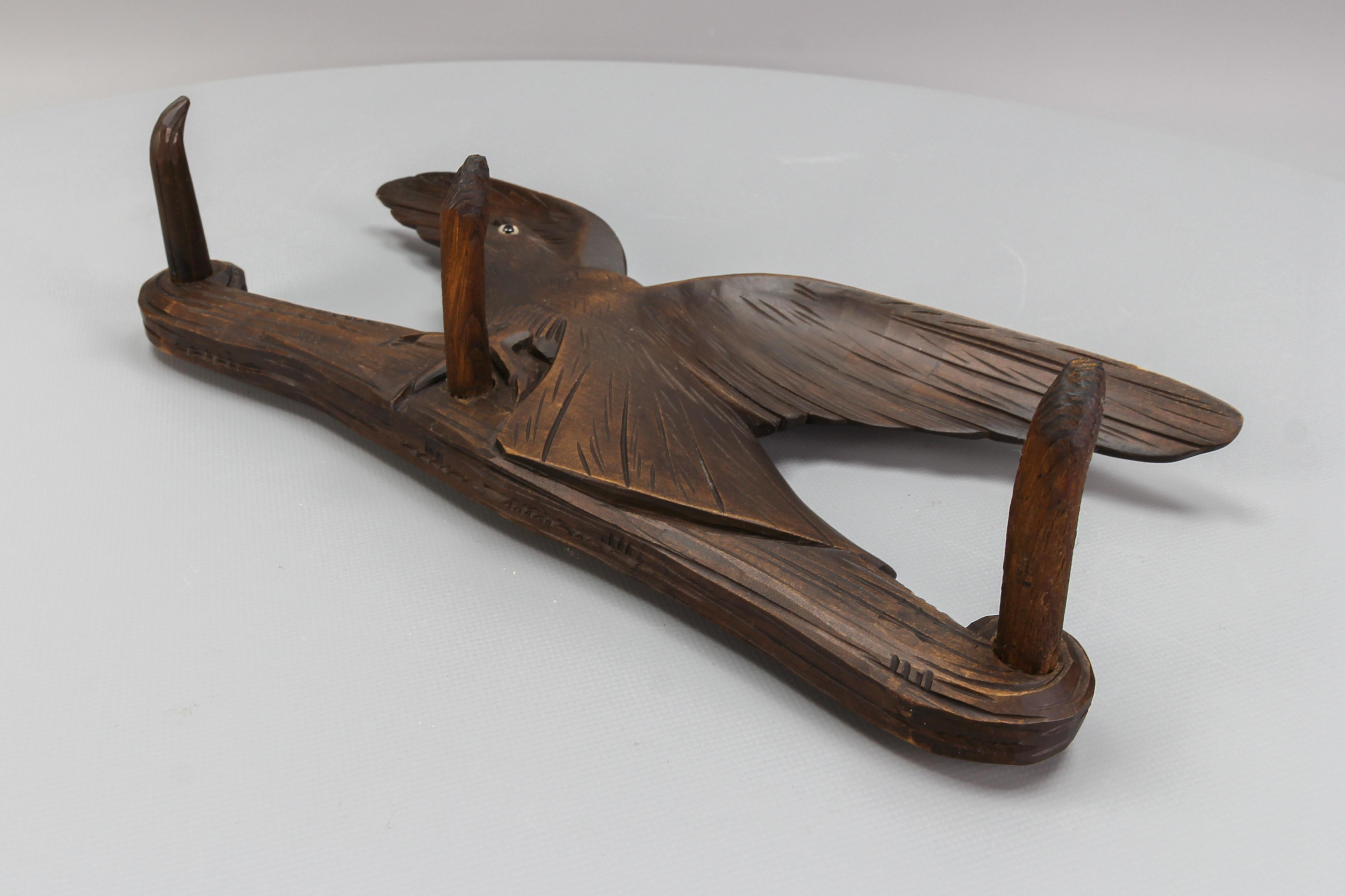 Antique Hand-Carved Hat Rack with Bird and Three Wooden Hooks, Germany, Ca. 1920 For Sale 13