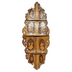 Antikes handgeschnitztes Eckregal aus Hartholz und Nussbaumholz mit Intarsien für Trinkets