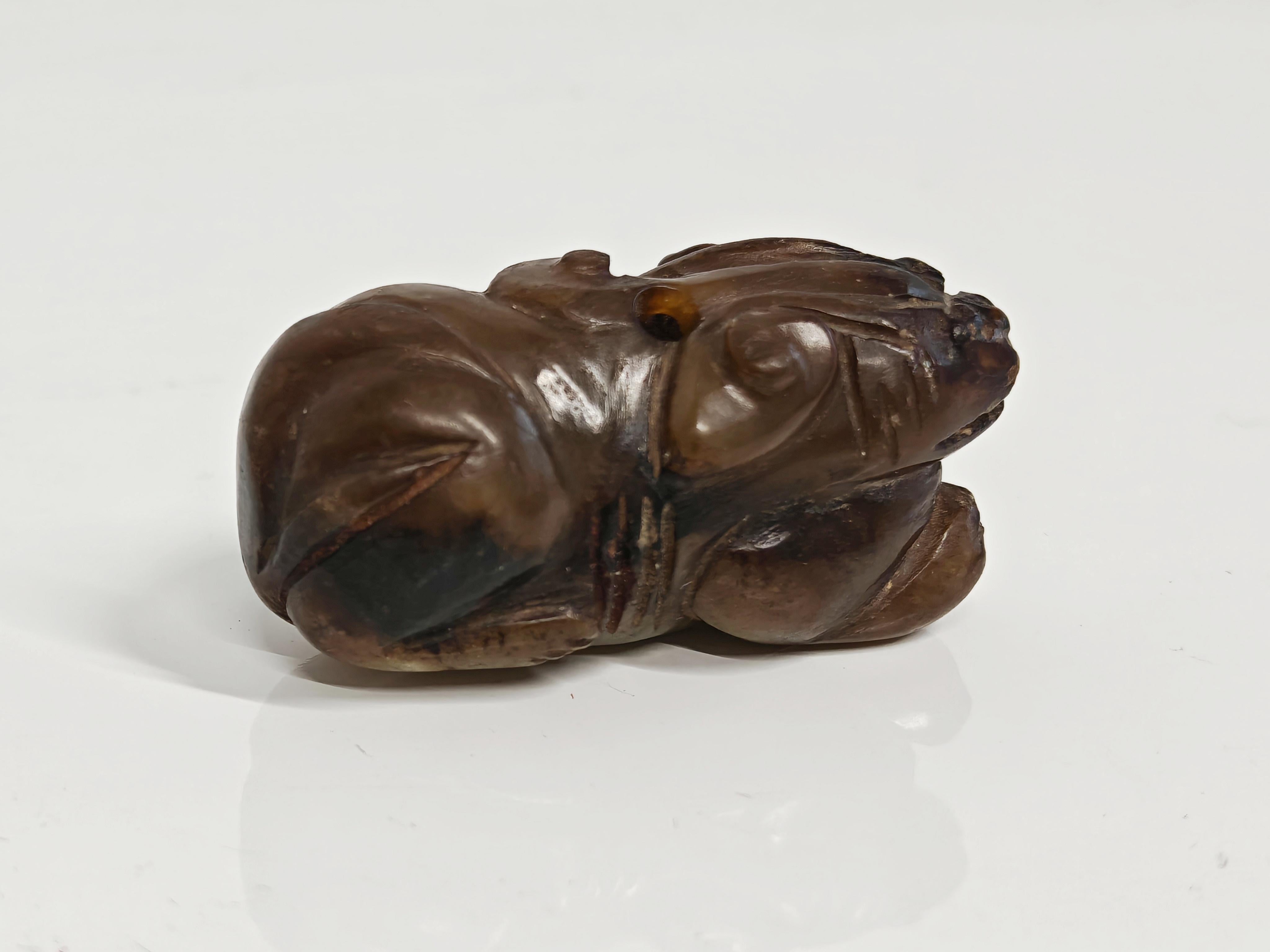 Jade ancien sculpté à la main, Chine 17ème siècle en vente 3