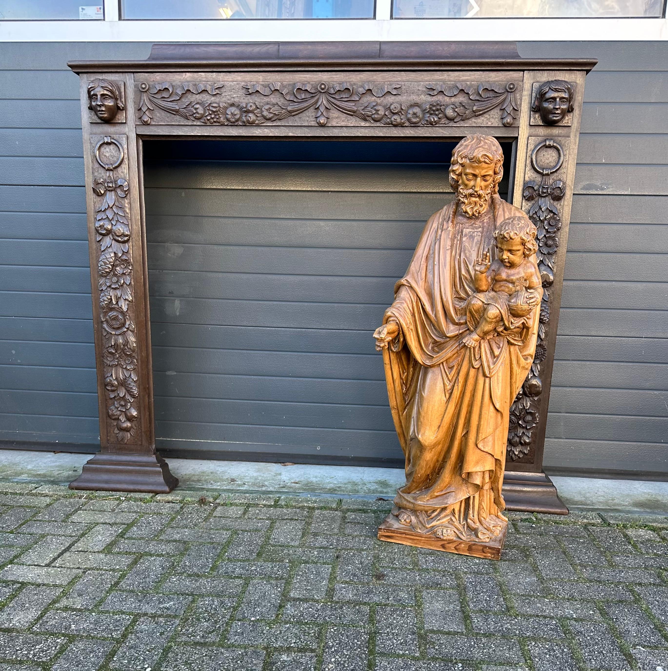 Antike handgeschnitzte großformatige Skulptur des Heiligen Joseph und des Kindes Jesus, Skulptur (Neugotik) im Angebot