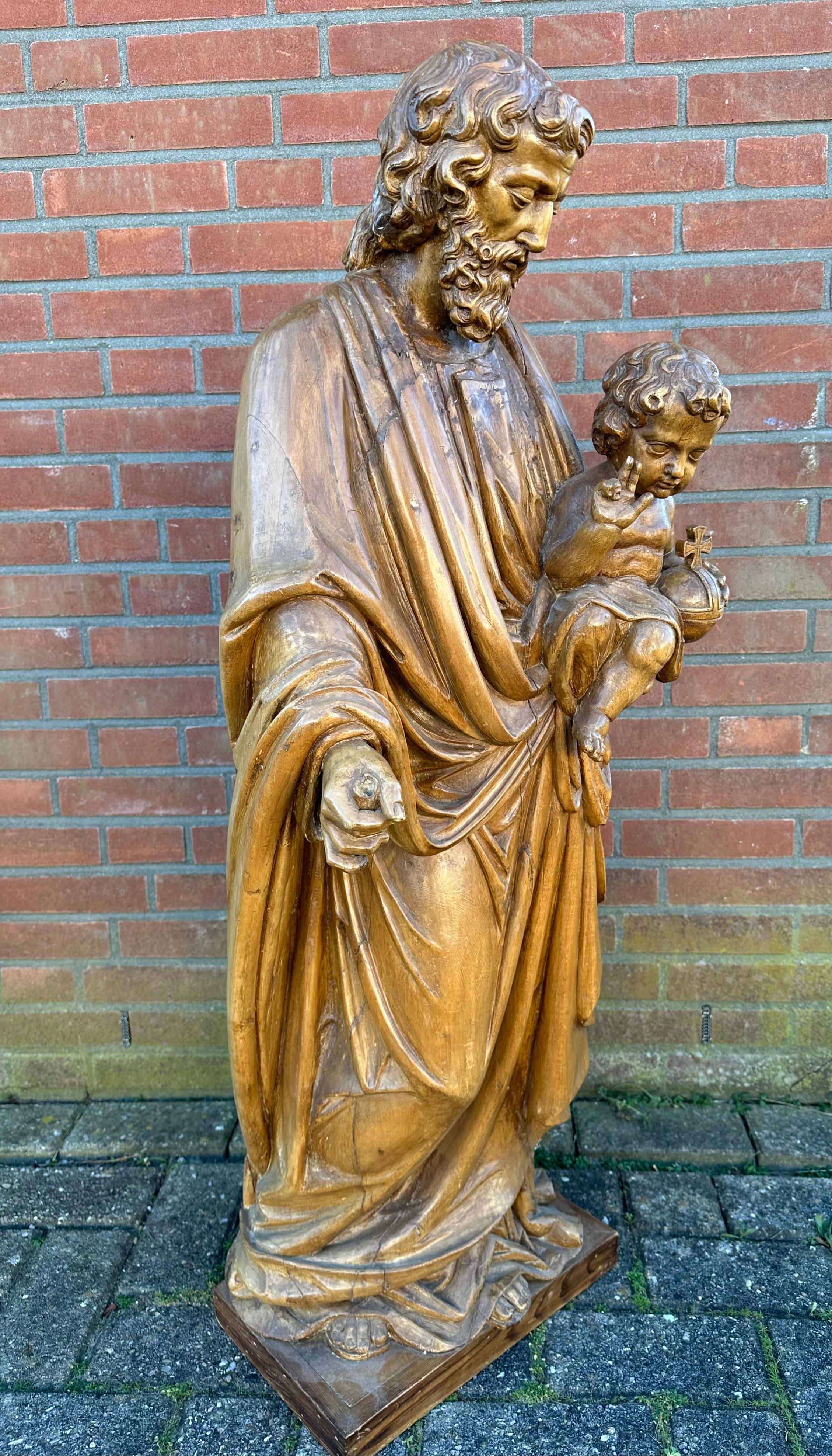 Antike handgeschnitzte großformatige Skulptur des Heiligen Joseph und des Kindes Jesus, Skulptur (Europäisch) im Angebot
