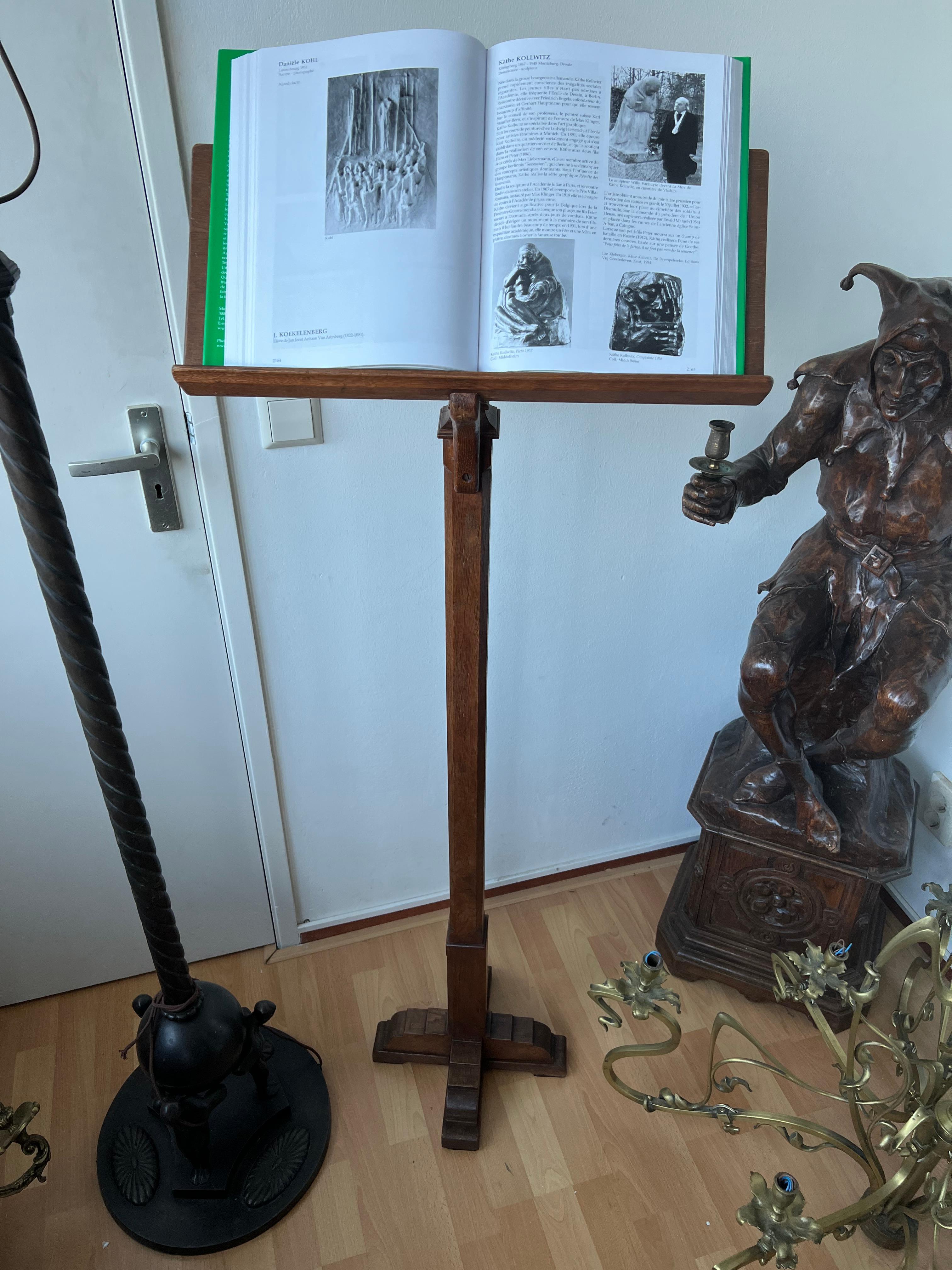 Antique Hand Carved Oak Eagle Sculpture Church Bible Stand or Saint John Lectern In Good Condition In Lisse, NL