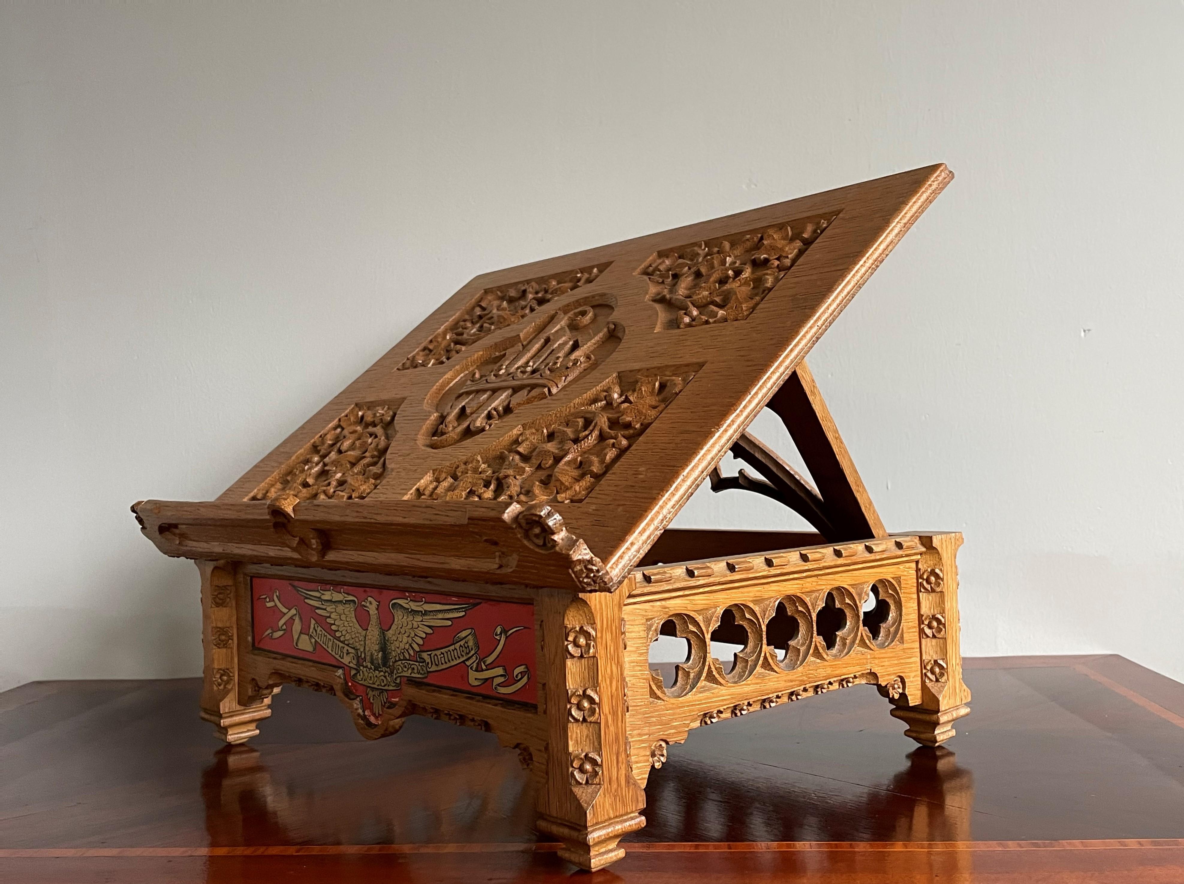 One of a kind and adjustable, church book stand of museum quality and condition.

This beautifully hand carved, antique Gothic bible stand dates from 1900-1920 and it is entirely made of solid oak. This unique church relic is in great condition and