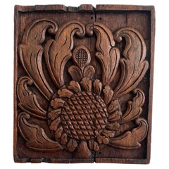 Panel Antiguo de Roble Tallado a Mano, Girasol y hojas, Probablemente Francés S. XVIII
